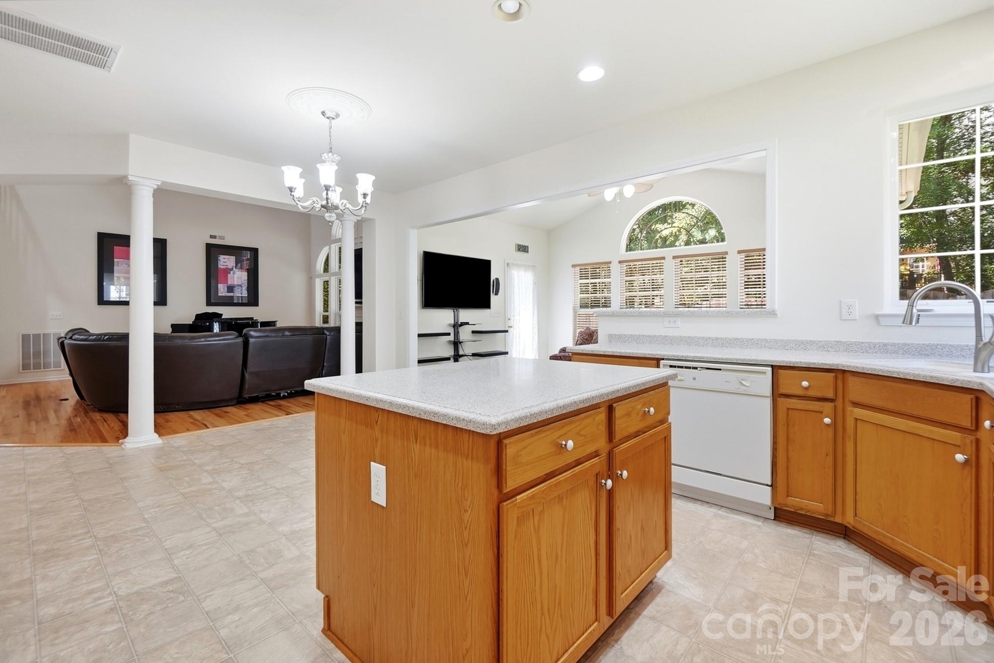 2330 Harvester Avenue Property Photo 13