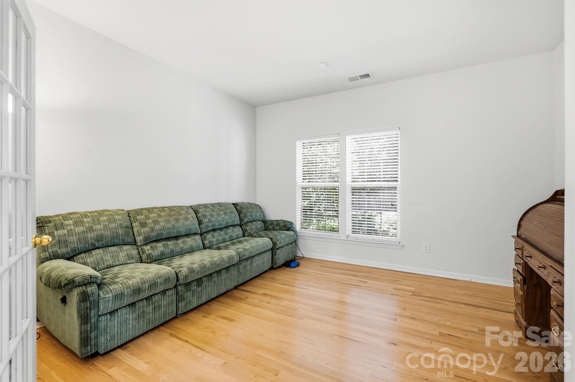 2330 Harvester Avenue Property Photo 21