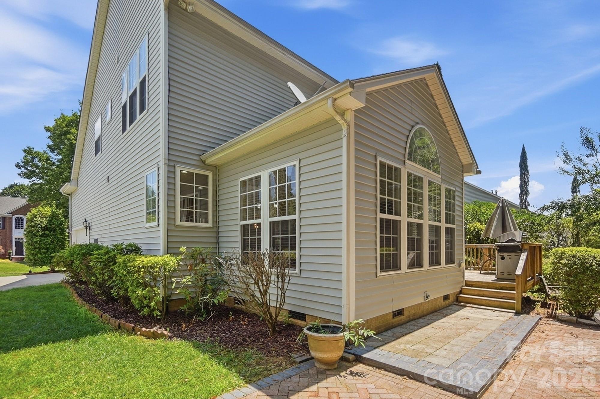 2330 Harvester Avenue Property Photo 43