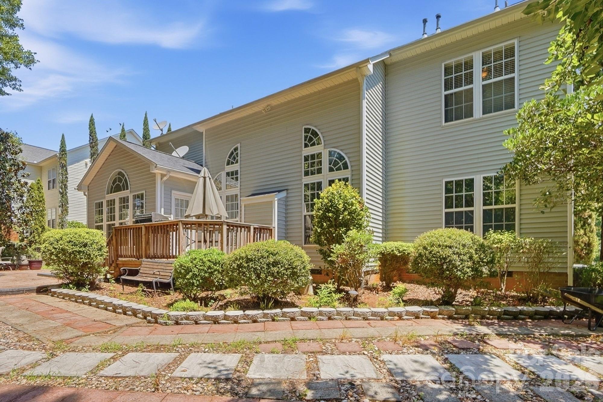 2330 Harvester Avenue Property Photo 45
