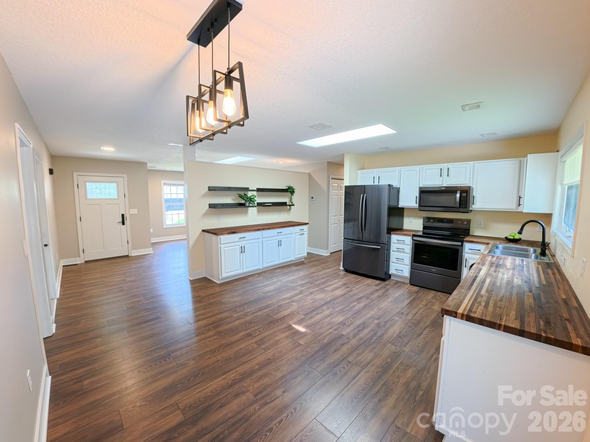 101 Tail Feather Lane Property Photo 7
