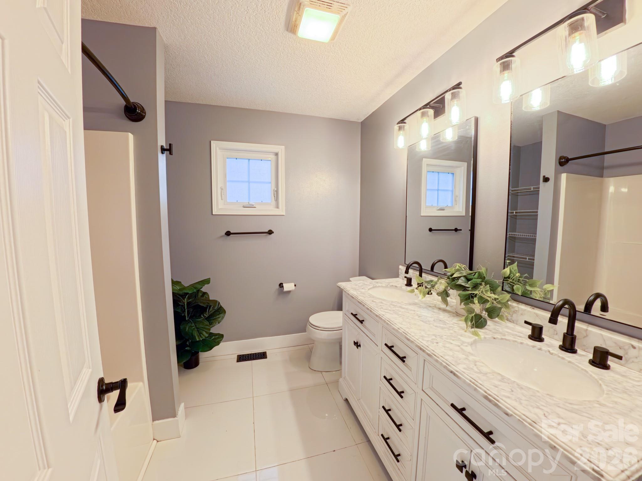 101 Tail Feather Lane Property Photo 8