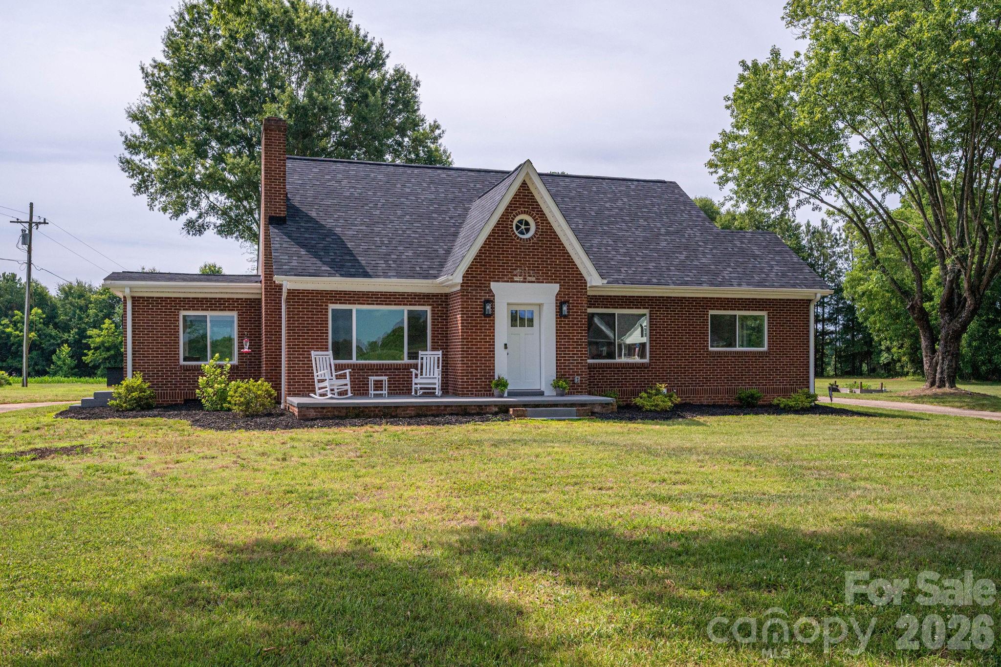 1403 Wehunt Store Road Property Photo 1