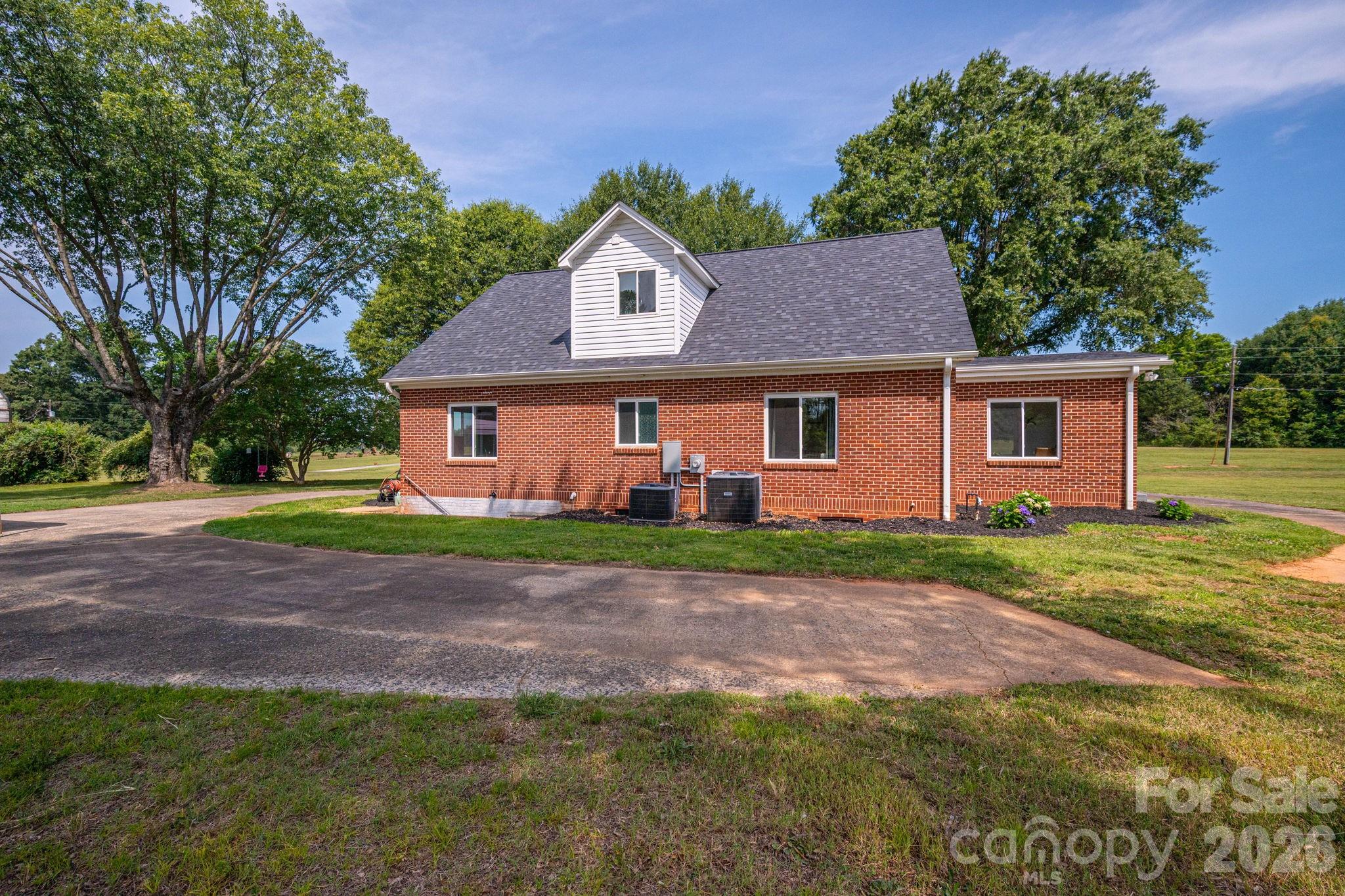 1403 Wehunt Store Road Property Photo 32