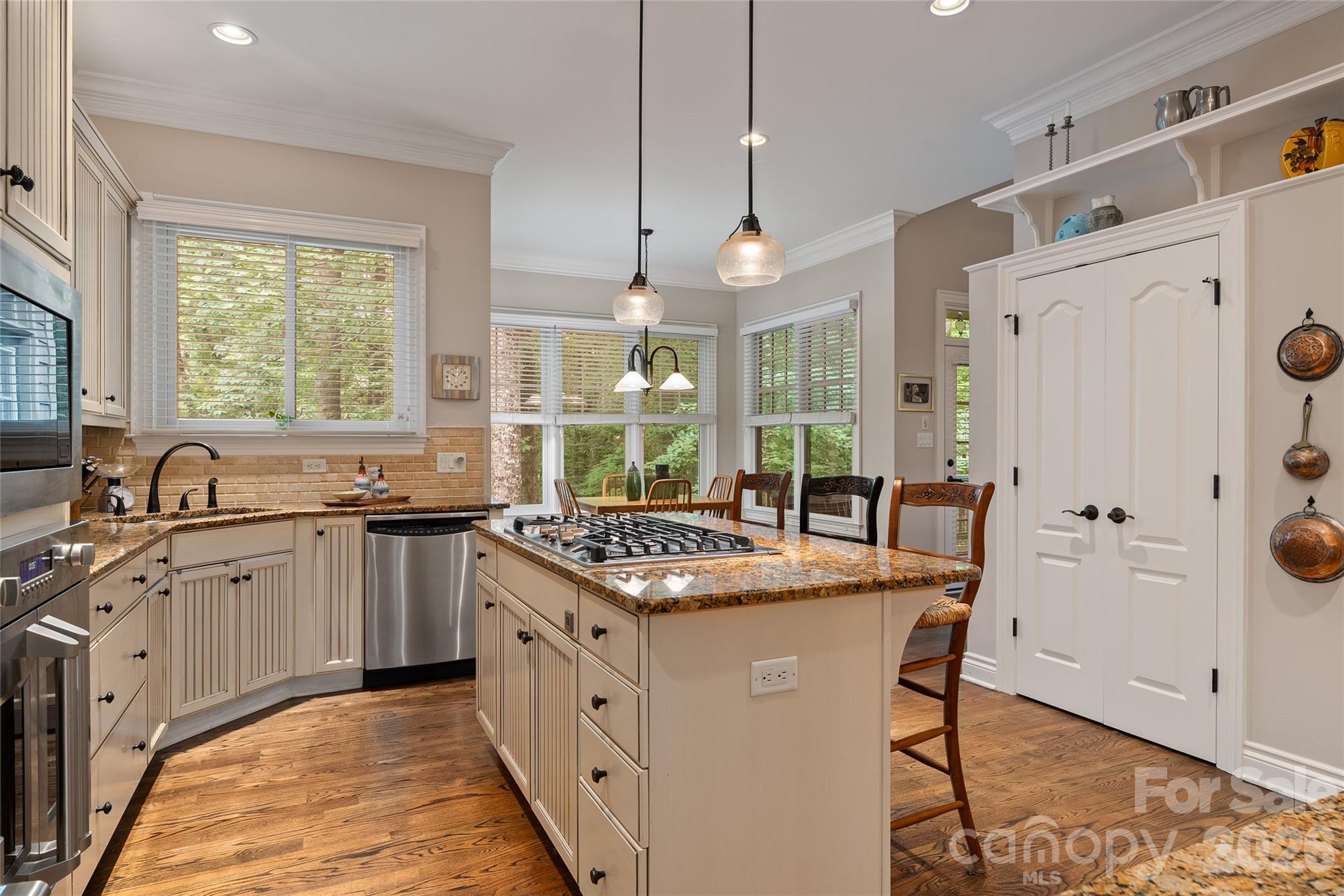 626 Wickhams Fancy Drive Property Photo 8