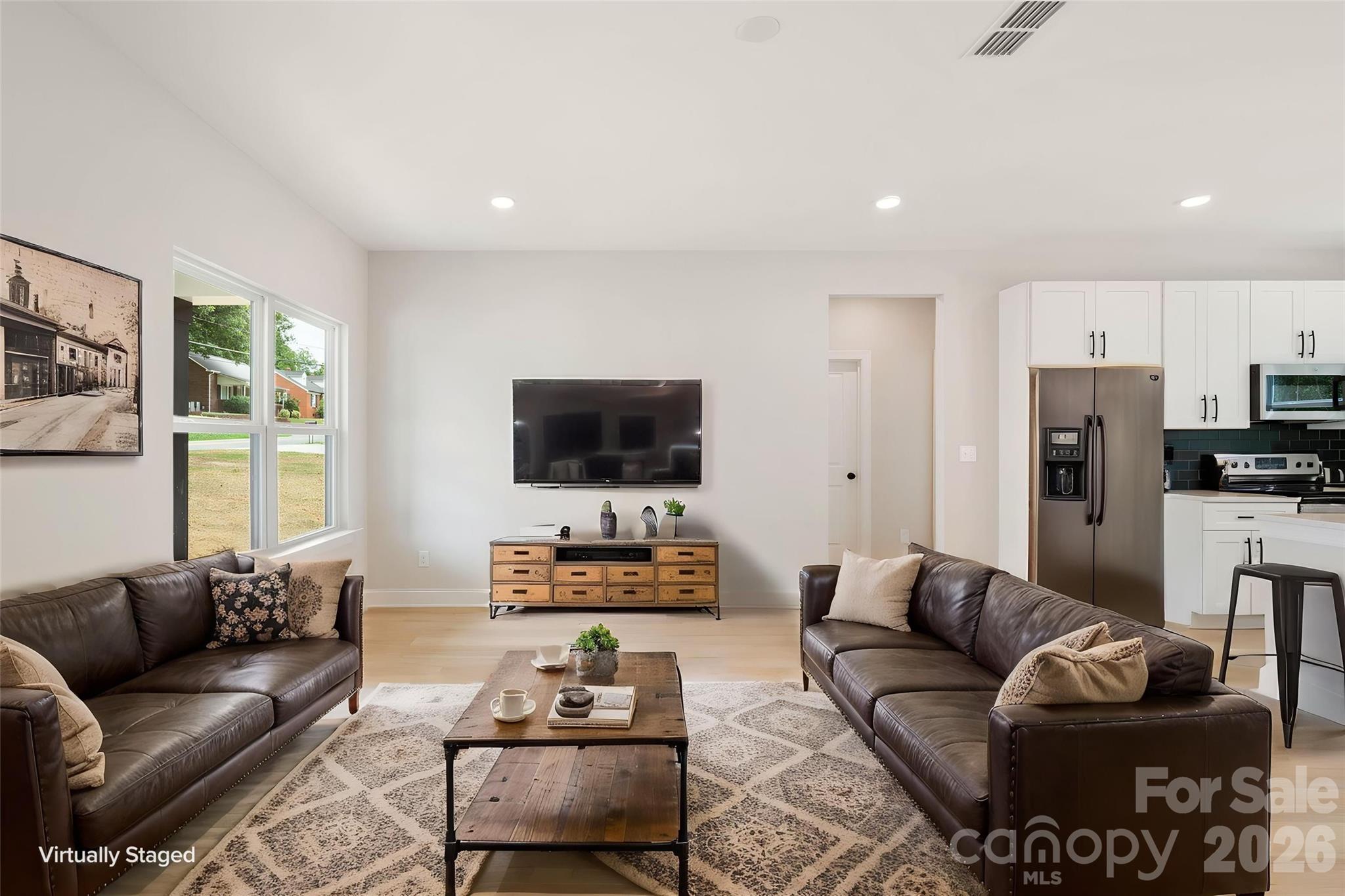 315 W Chestnut Street Property Photo 2