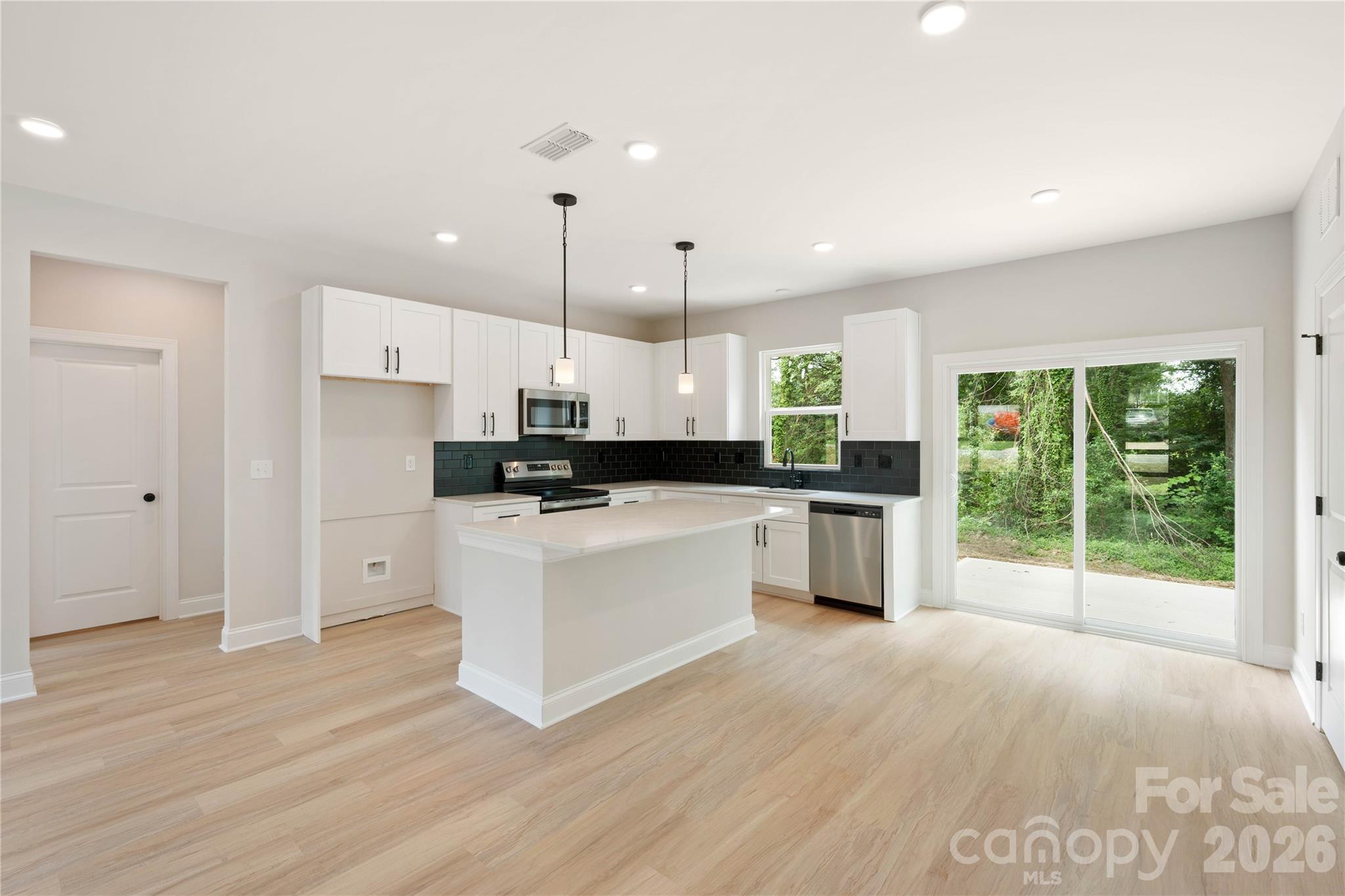 315 W Chestnut Street Property Photo 7