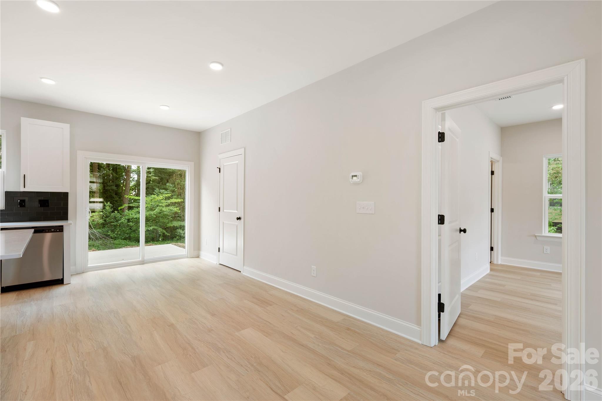 315 W Chestnut Street Property Photo 10