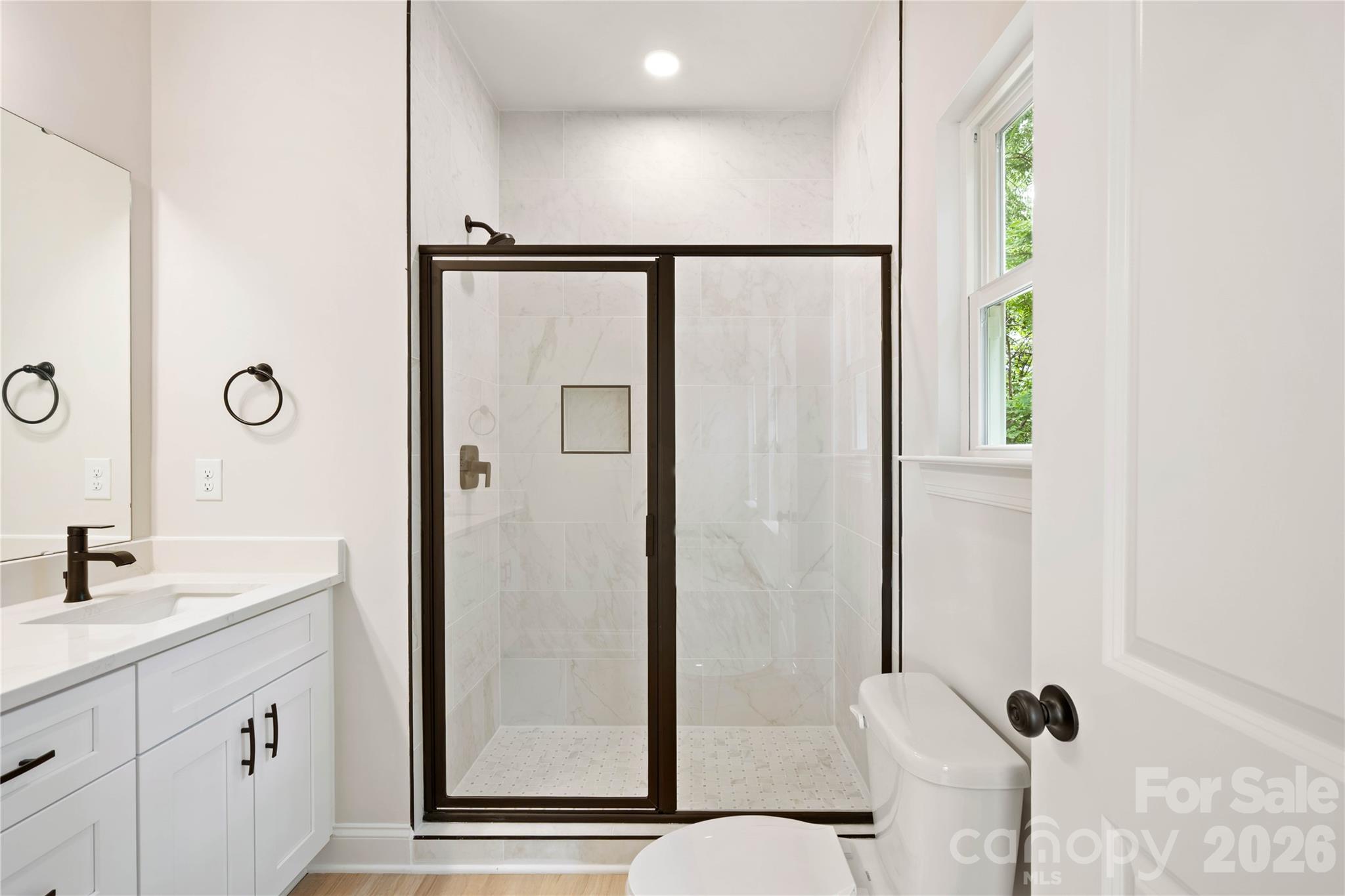 315 W Chestnut Street Property Photo 20