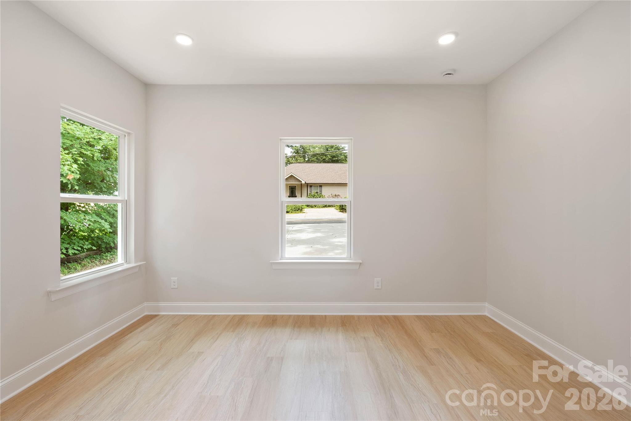 315 W Chestnut Street Property Photo 21