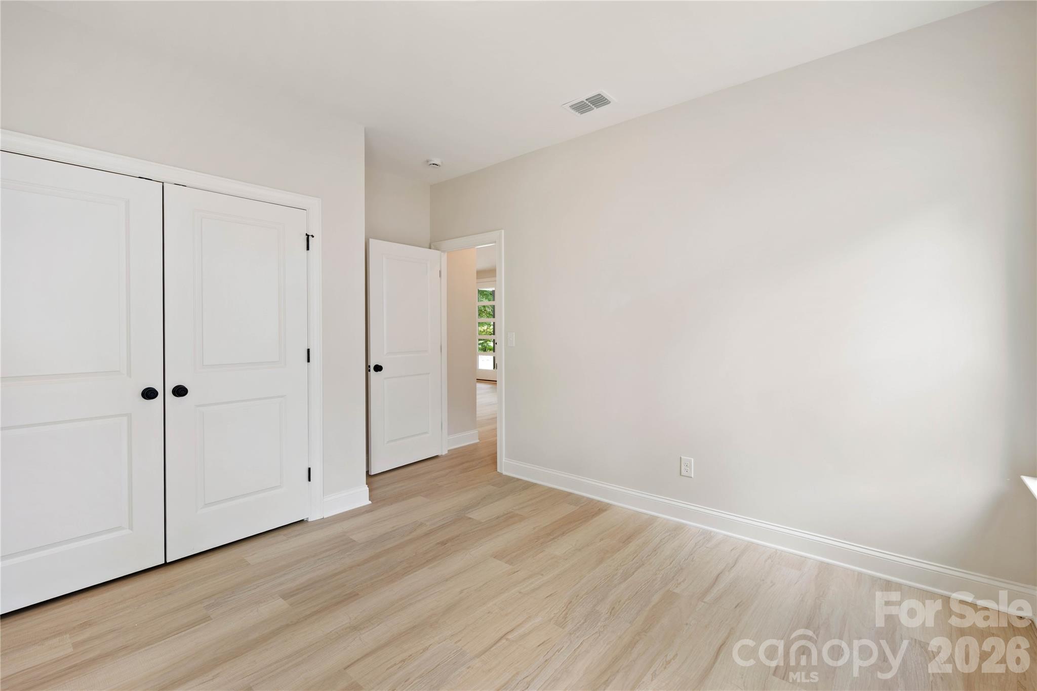 315 W Chestnut Street Property Photo 25