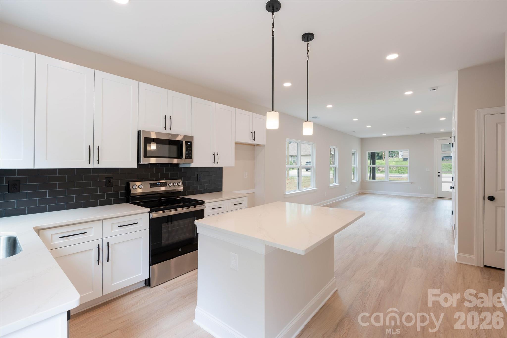 311 W Chestnut Street Property Photo 14