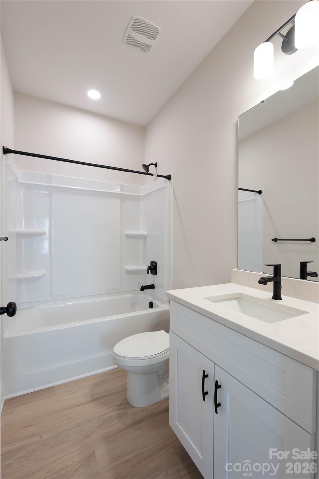 311 W Chestnut Street Property Photo 21