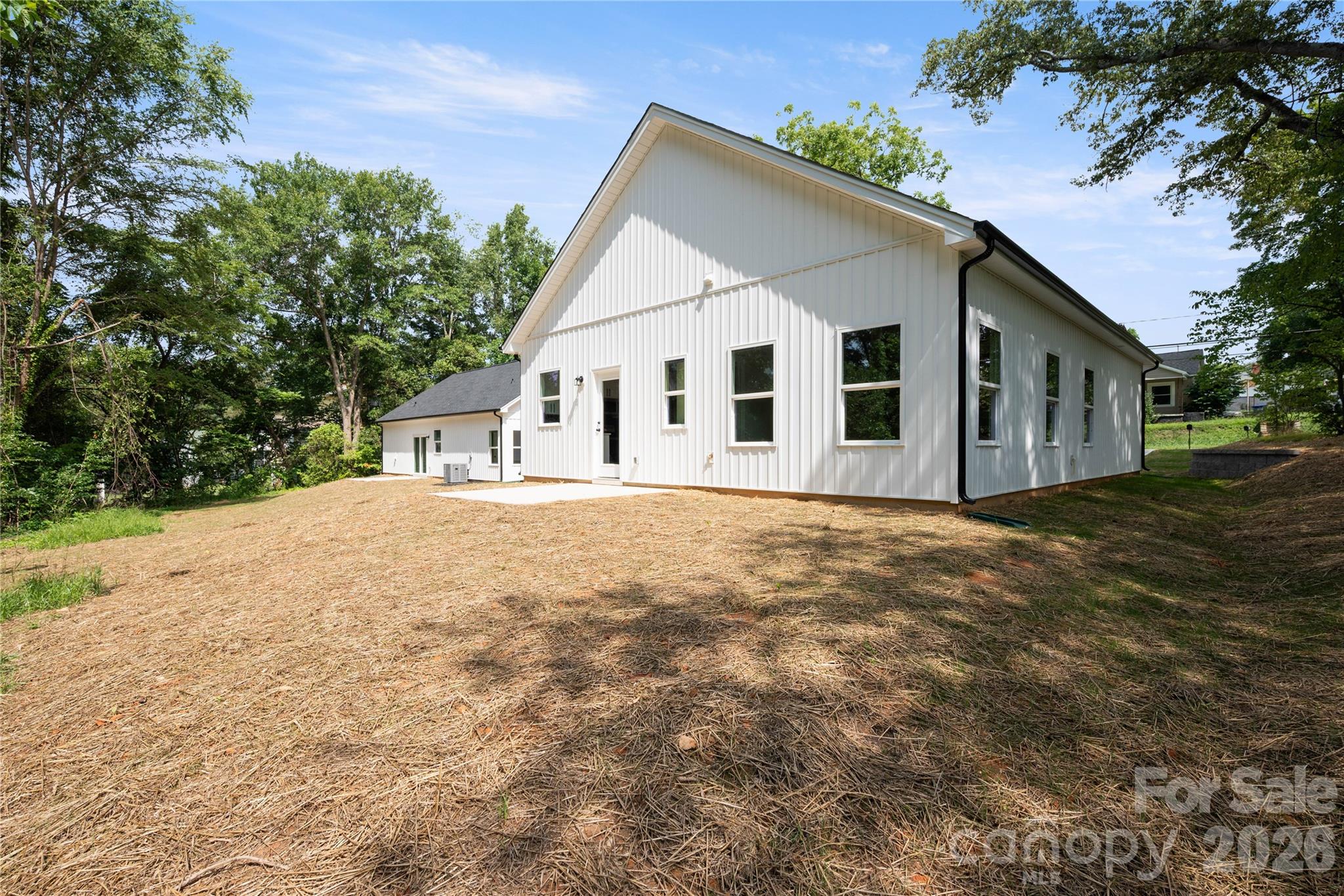 311 W Chestnut Street Property Photo 32