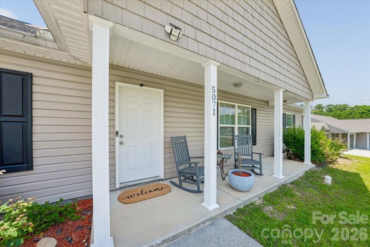 5071 Sedgefield Drive Property Photo 4