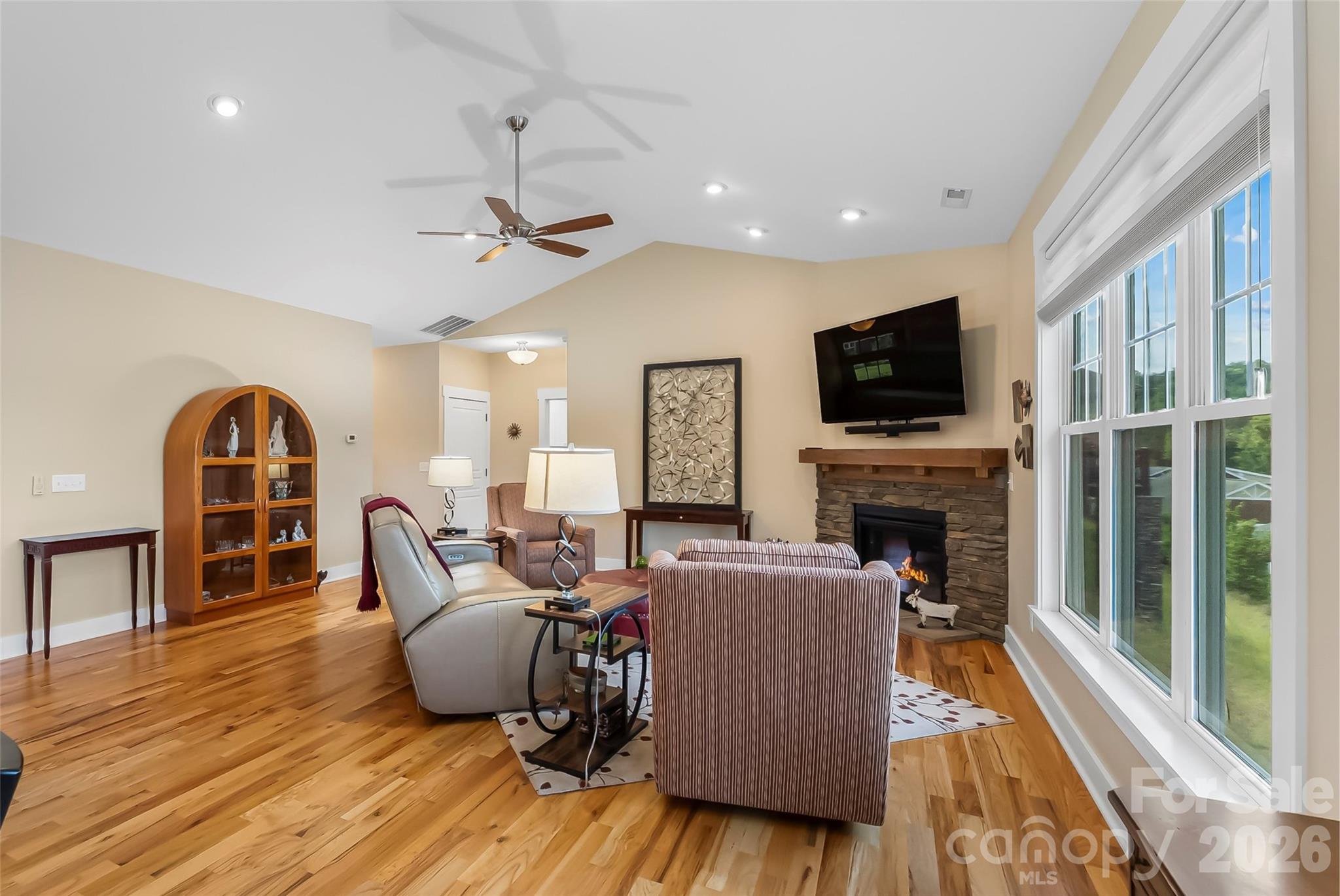15 Craftsman View Drive Property Photo 6
