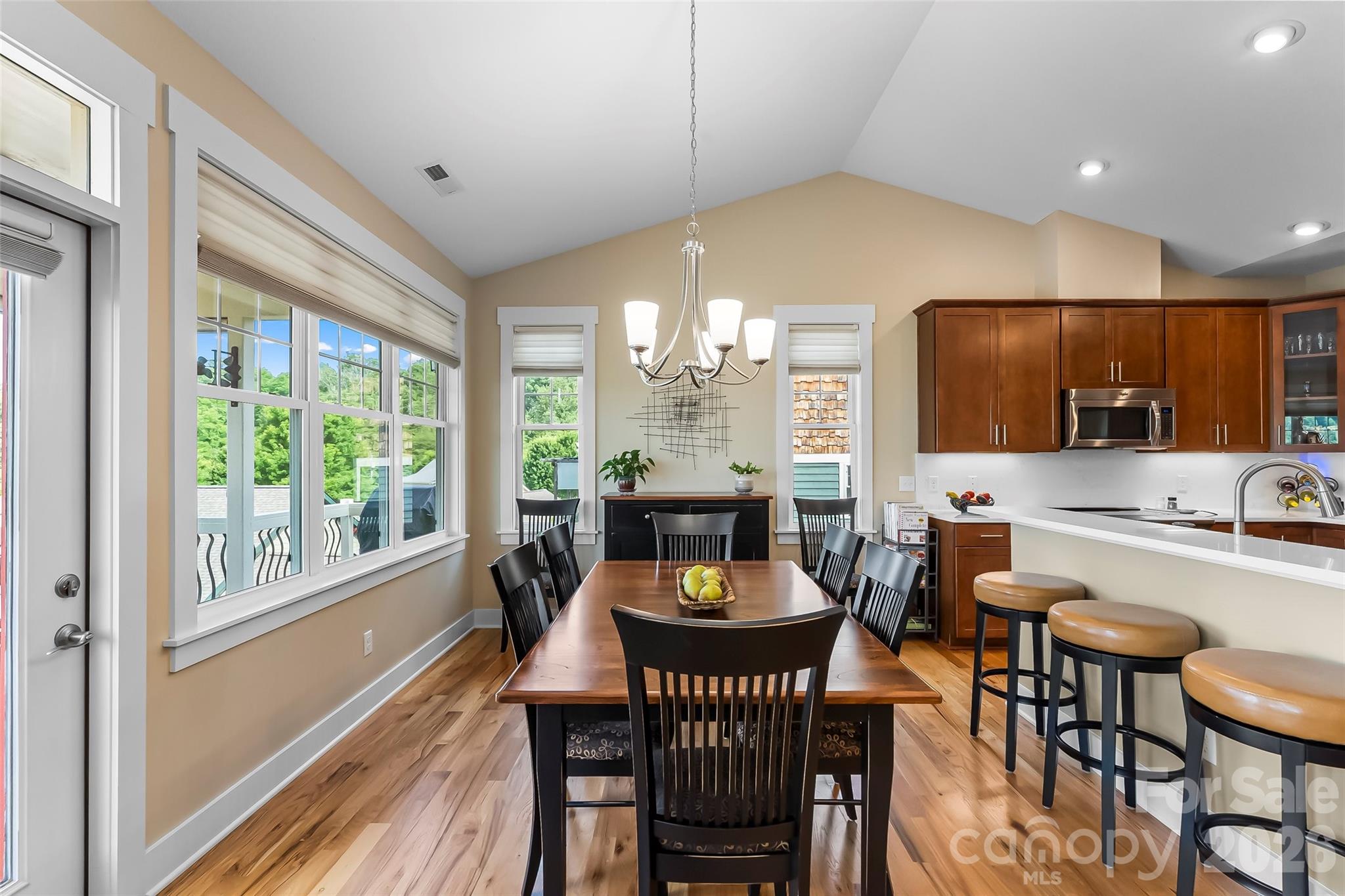15 Craftsman View Drive Property Photo 8