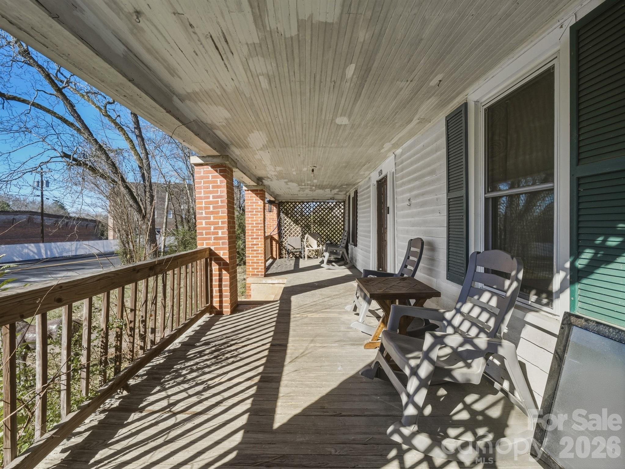 3030 Shannon Street Property Photo 2