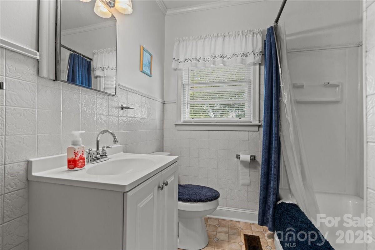 63 Lynn Avenue Property Photo 12