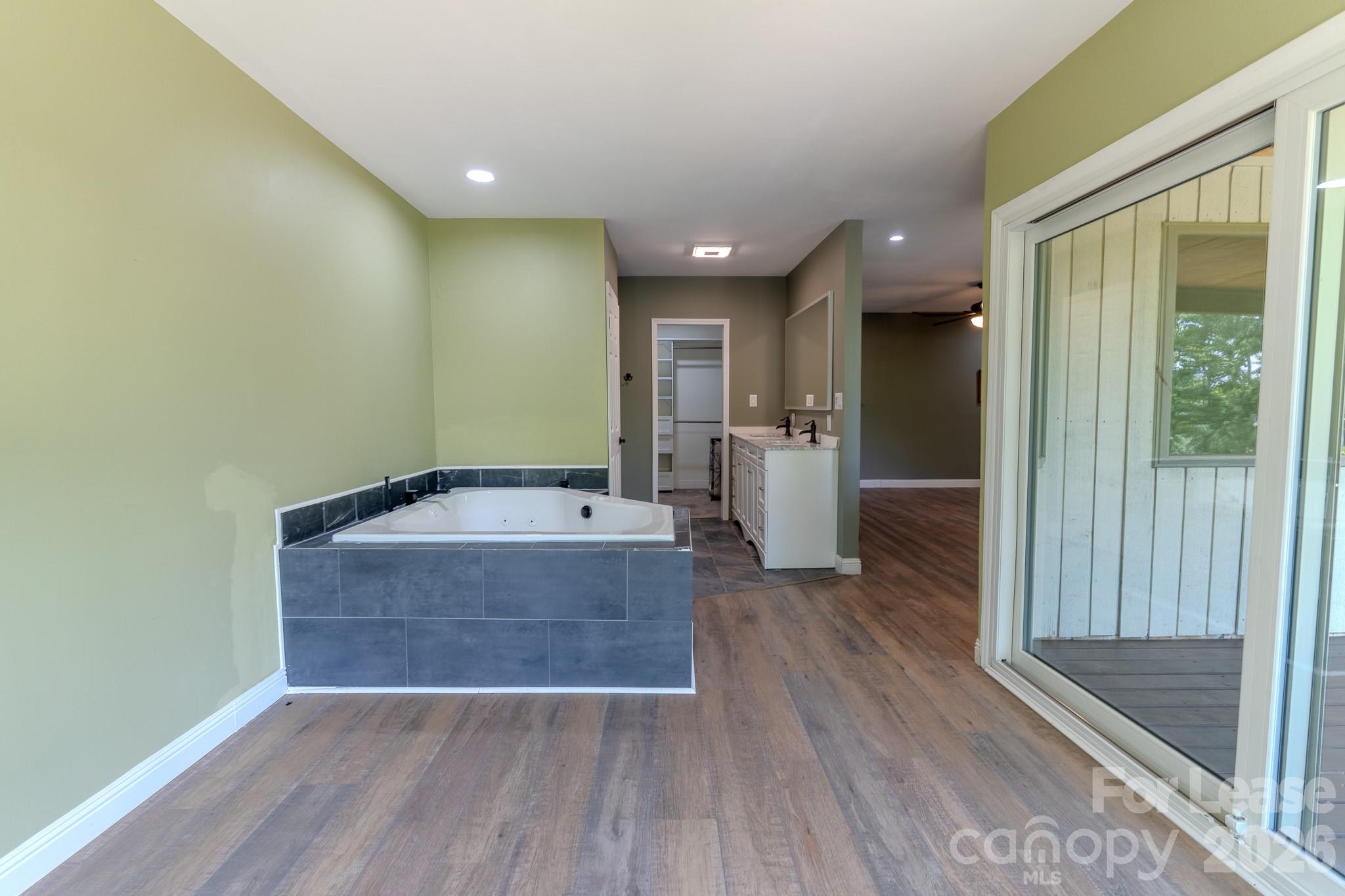 256 Greenbay Road Property Photo 15