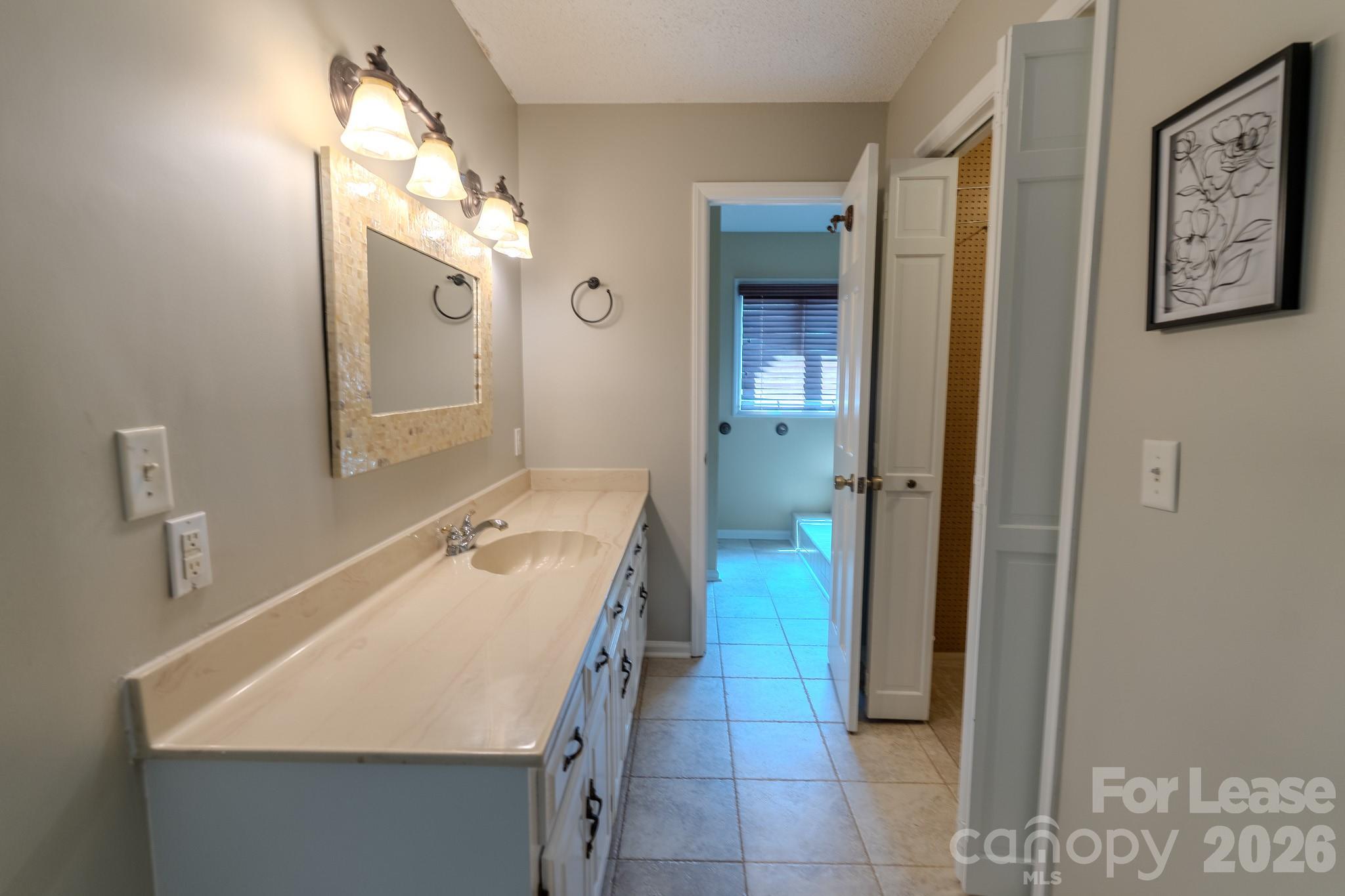 256 Greenbay Road Property Photo 17