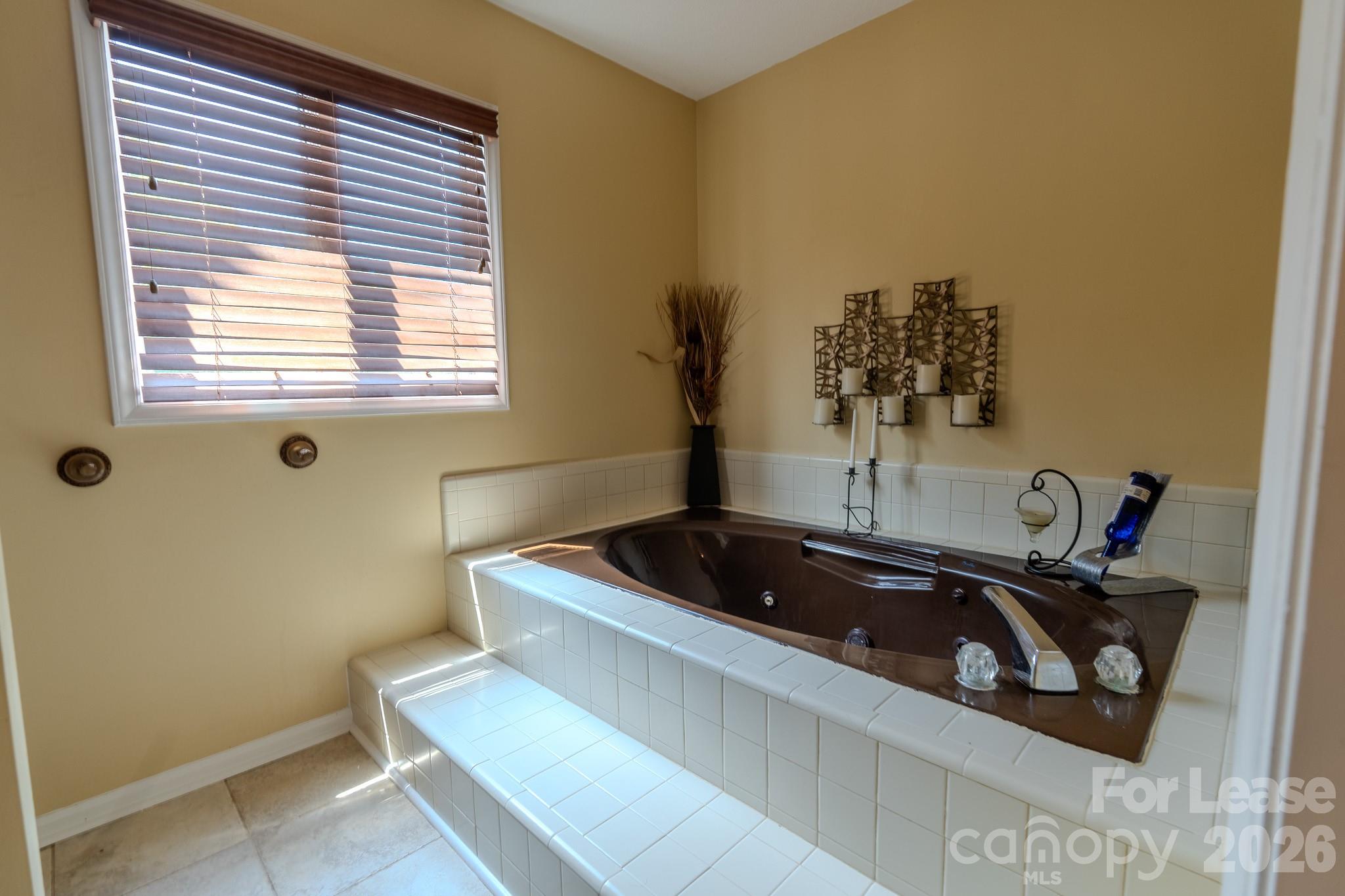 256 Greenbay Road Property Photo 30
