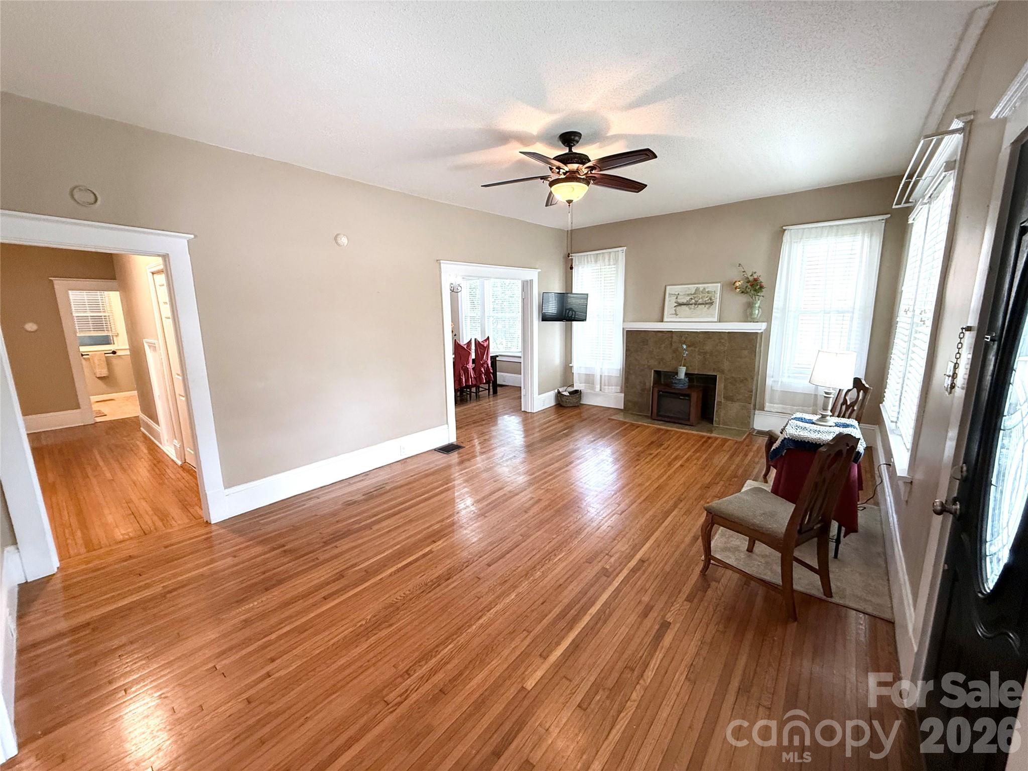 302 S College Avenue Property Photo 5