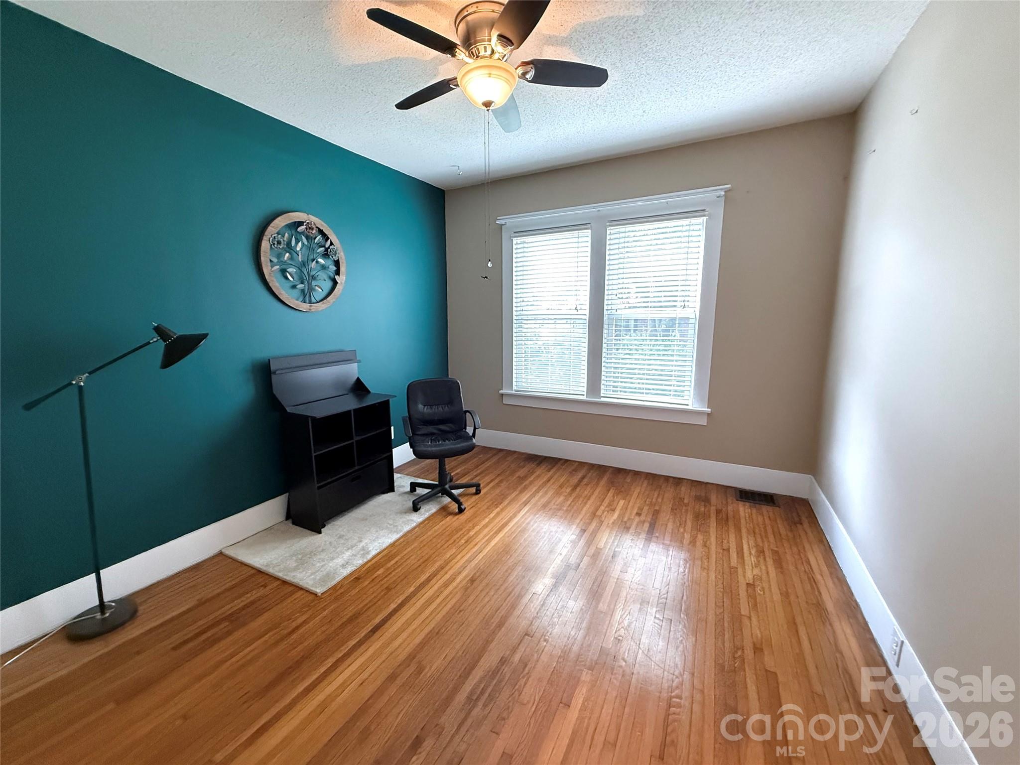 302 S College Avenue Property Photo 9