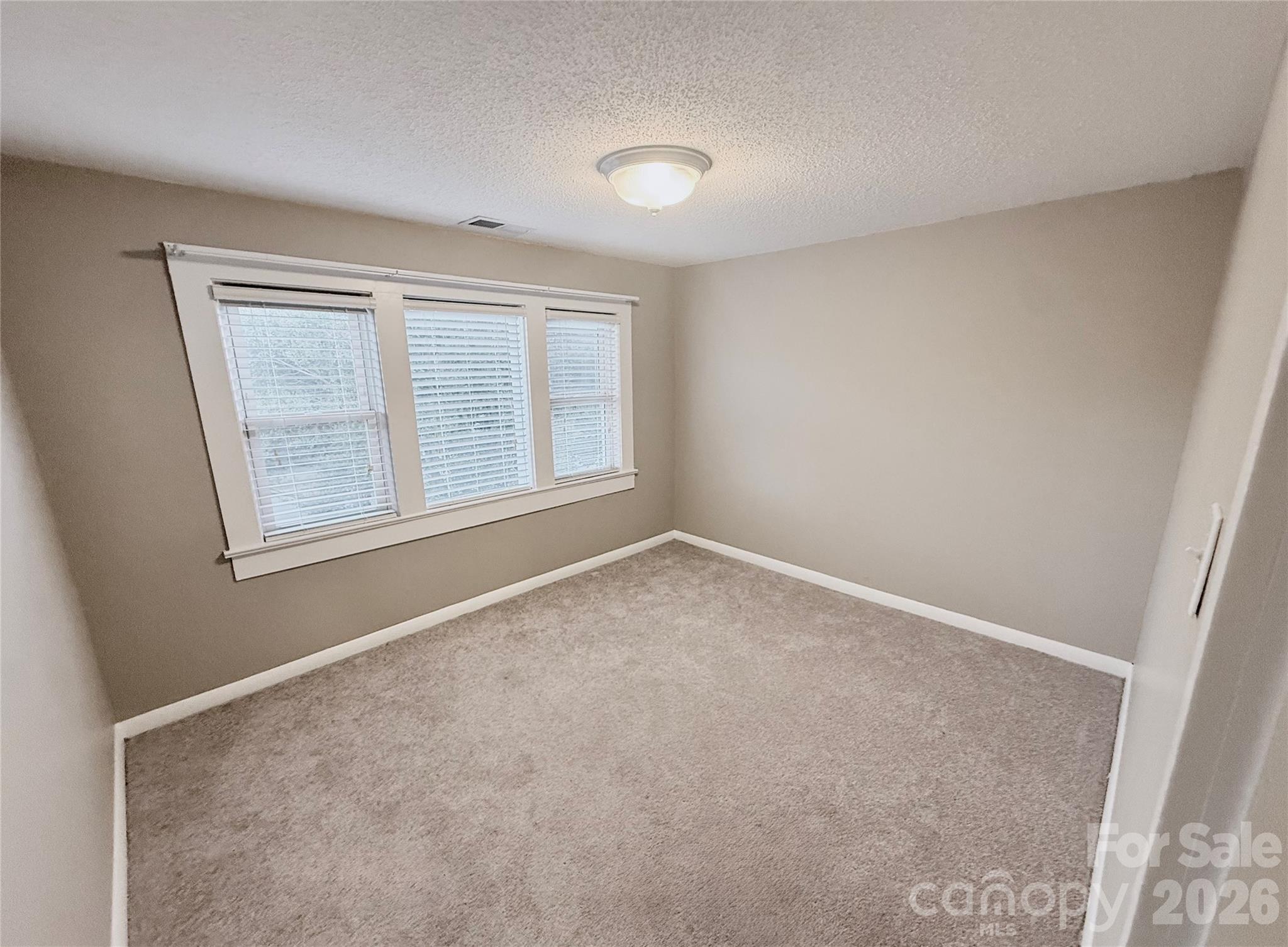 302 S College Avenue Property Photo 14