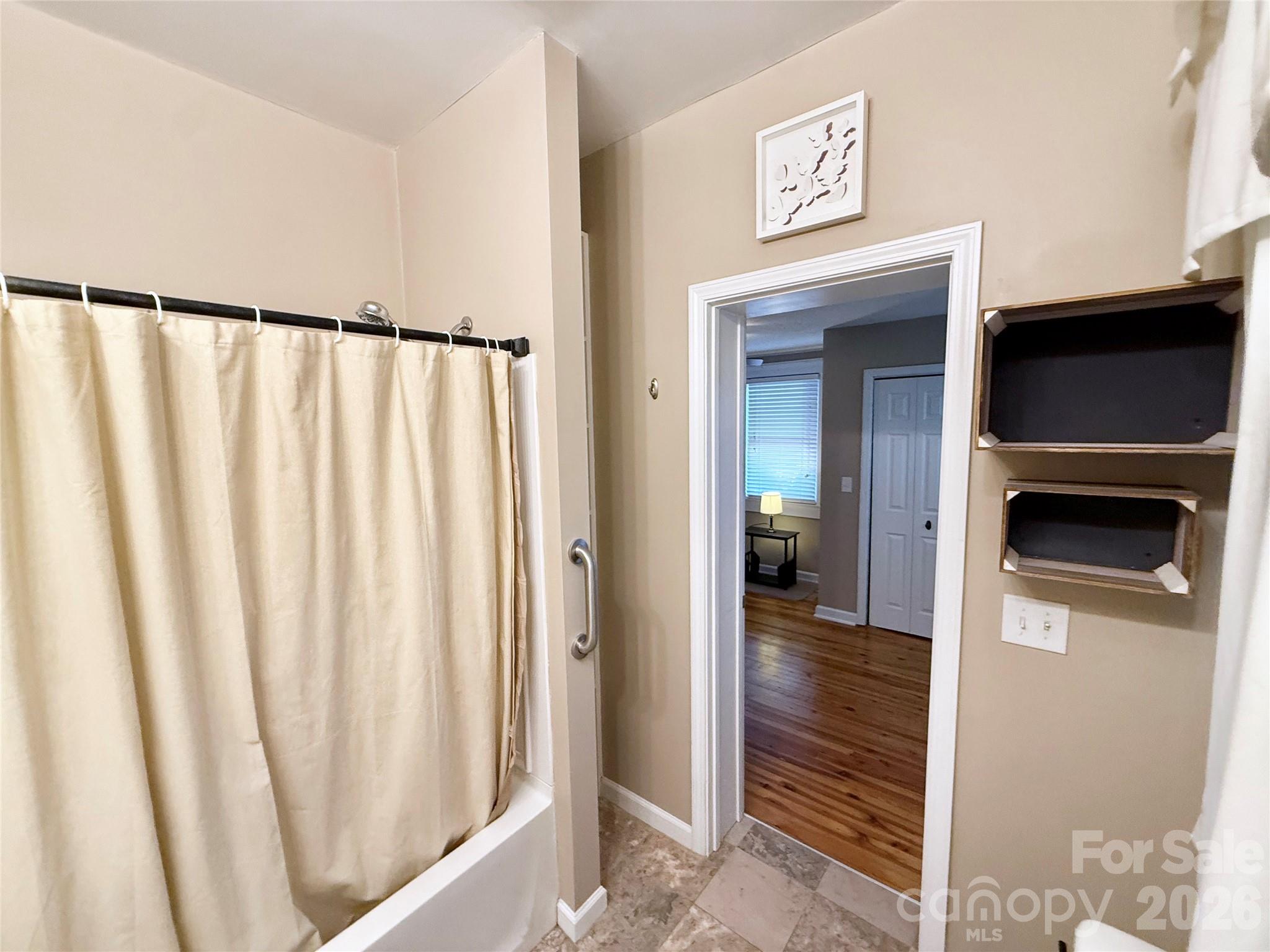 302 S College Avenue Property Photo 28