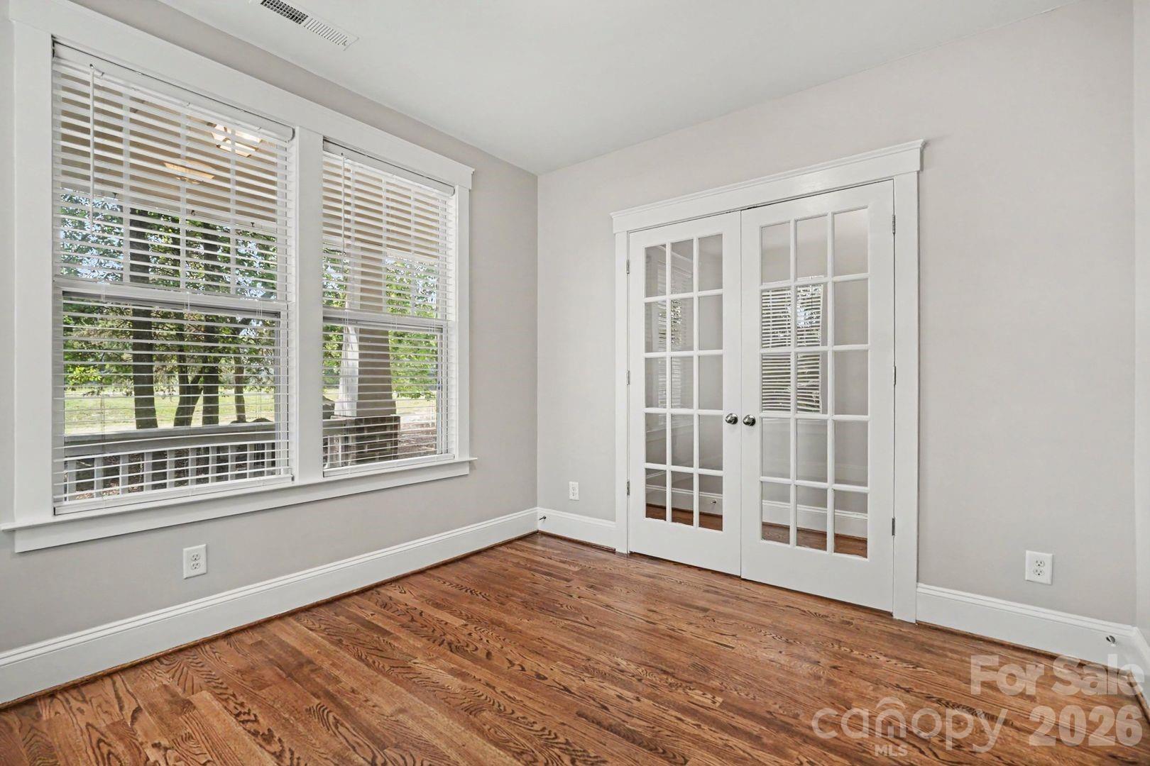 734 Waterscape Court Property Photo 4