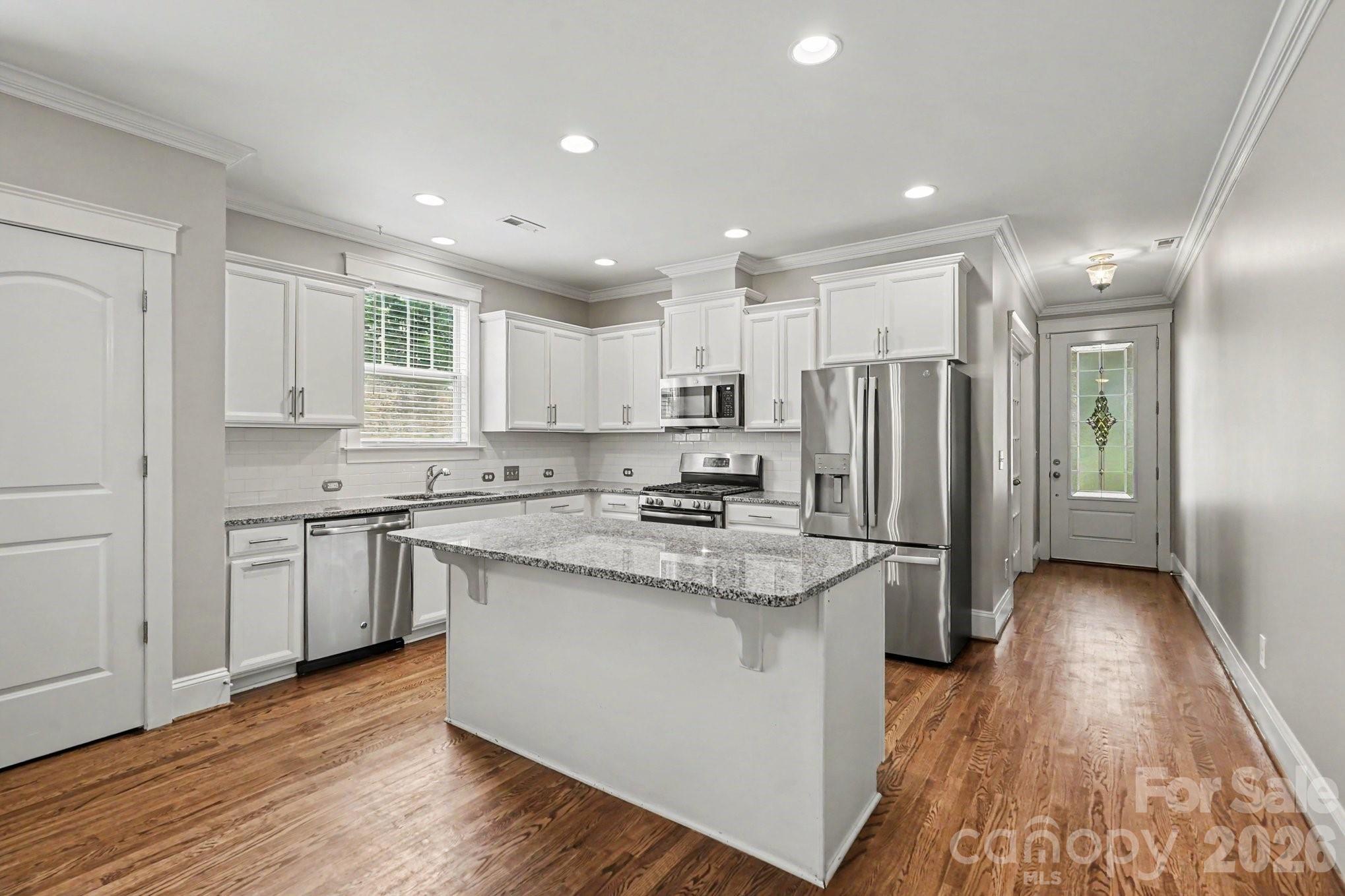 734 Waterscape Court Property Photo 6