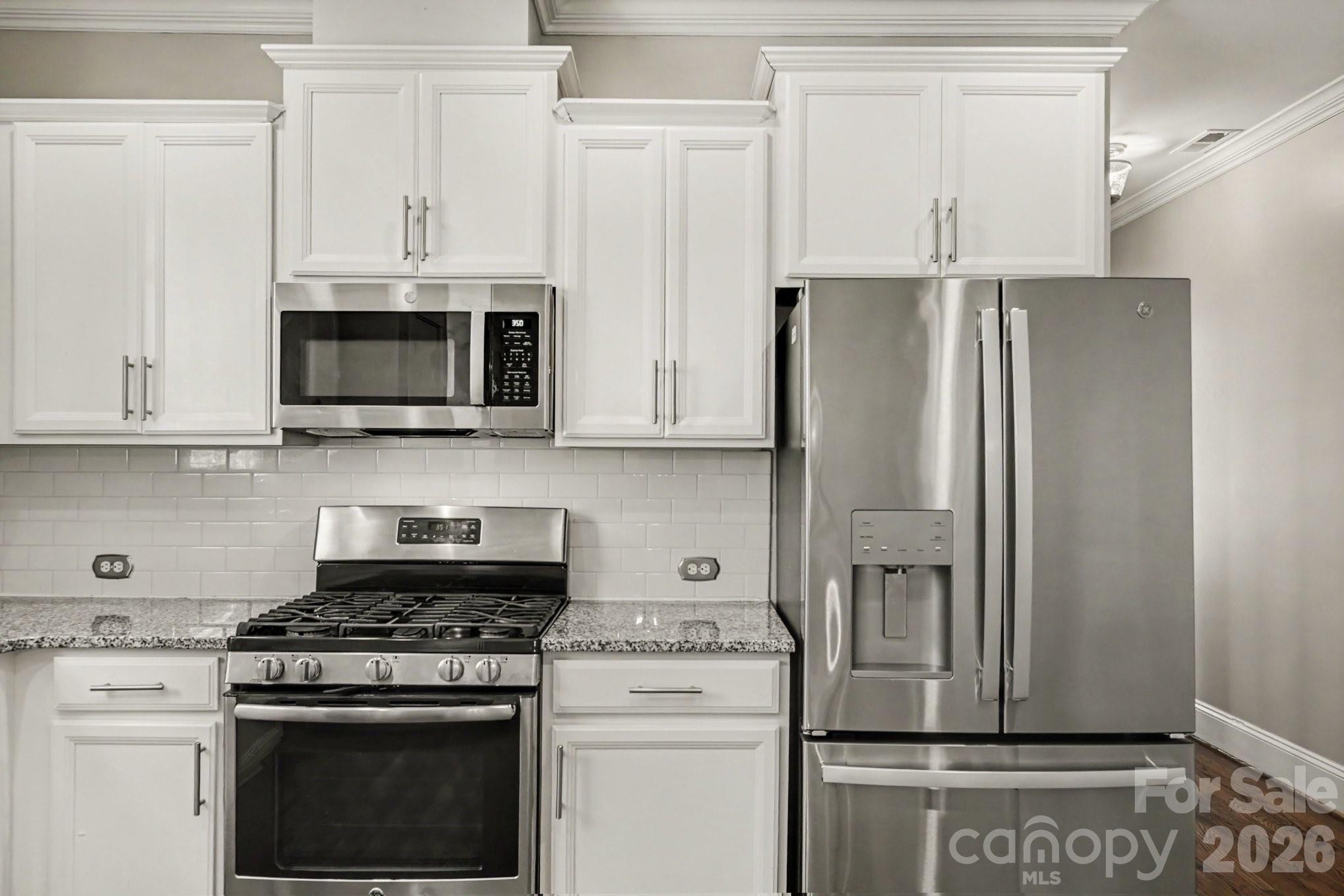 734 Waterscape Court Property Photo 7