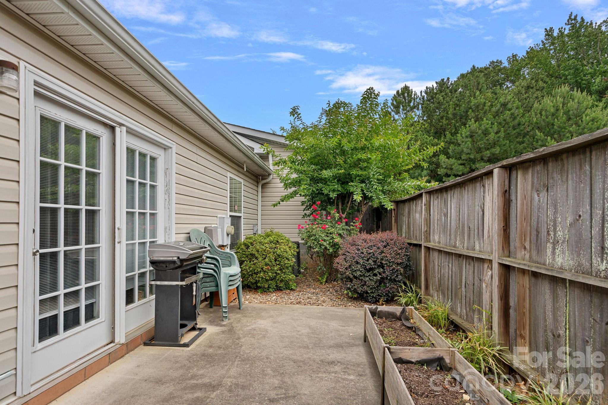 2933 Trimble Circle Property Photo 11