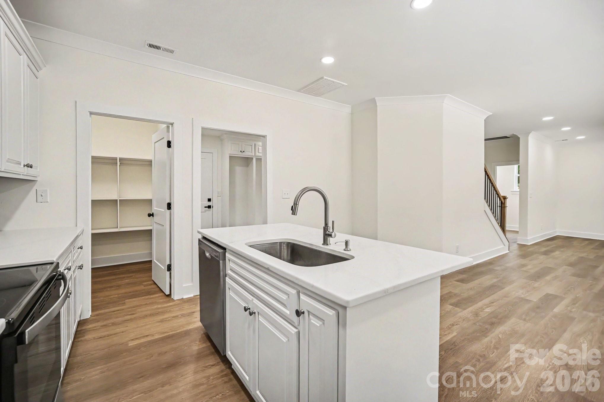 101 Delancy Street Property Photo 14