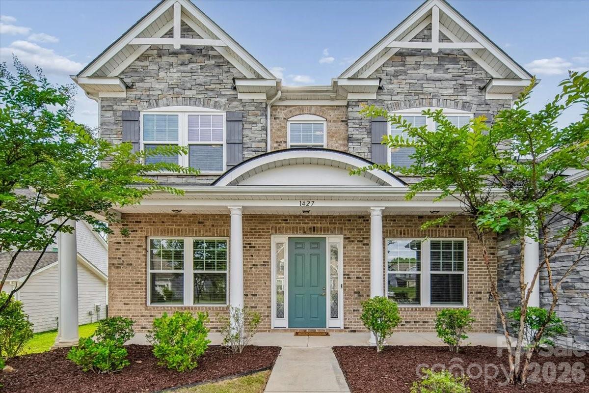 1427 Brooksland Place Property Photo 4