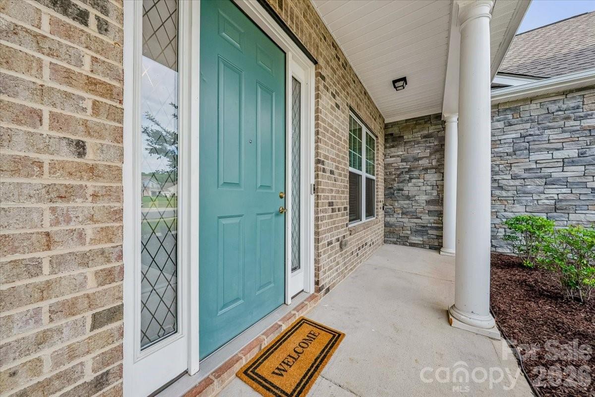 1427 Brooksland Place Property Photo 5