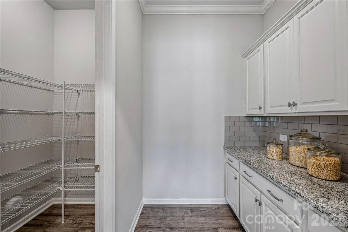 1427 Brooksland Place Property Photo 19