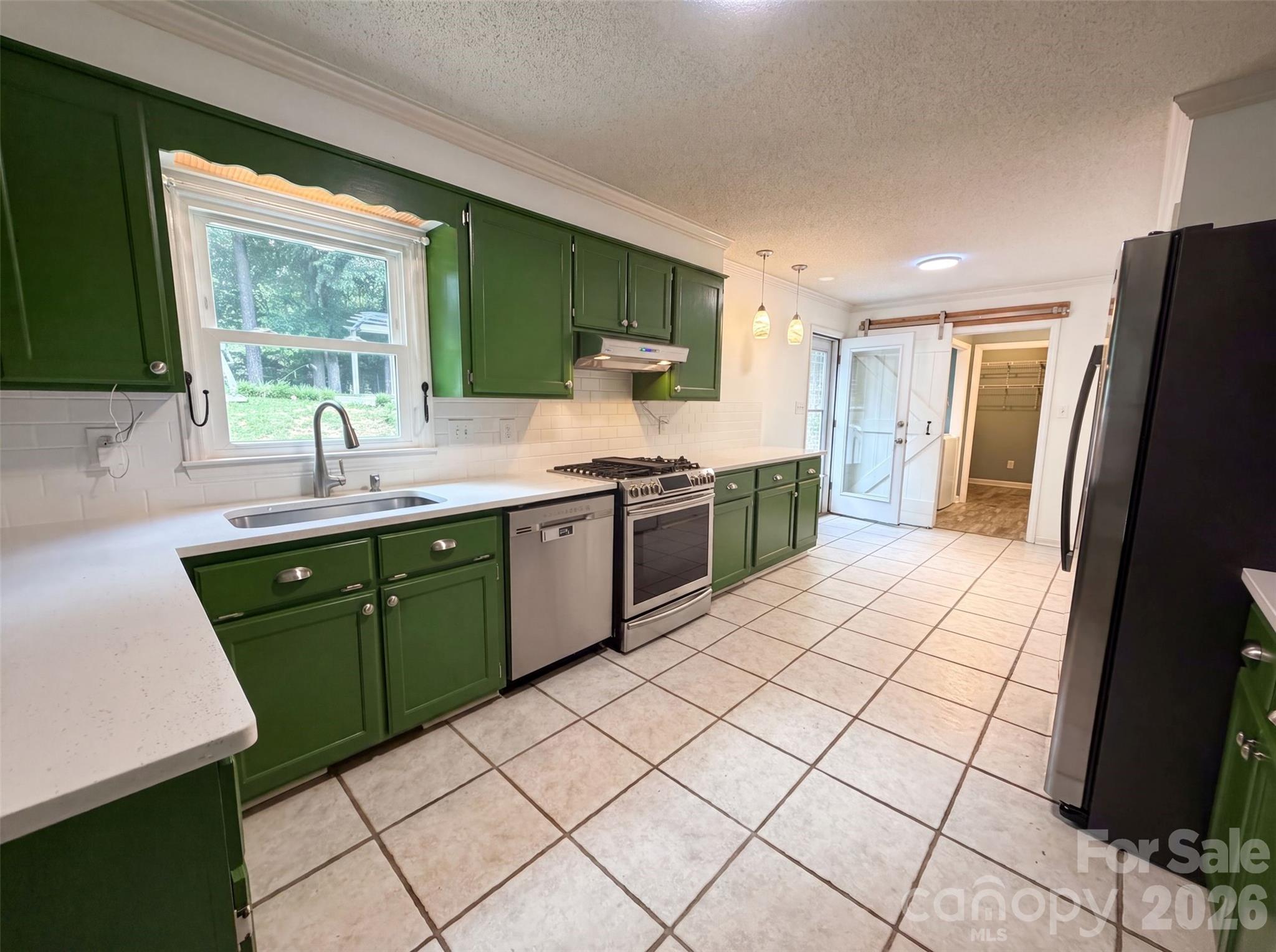 1148 Blossom Terrace Property Photo 2