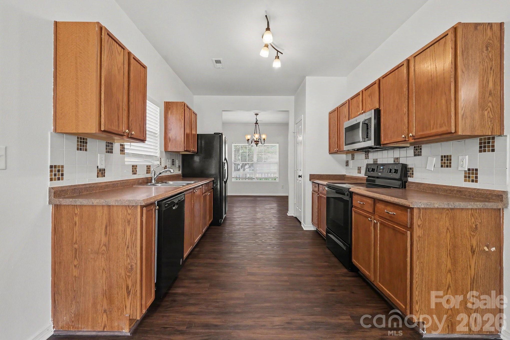 4636 Meadowfield Road Property Photo 6