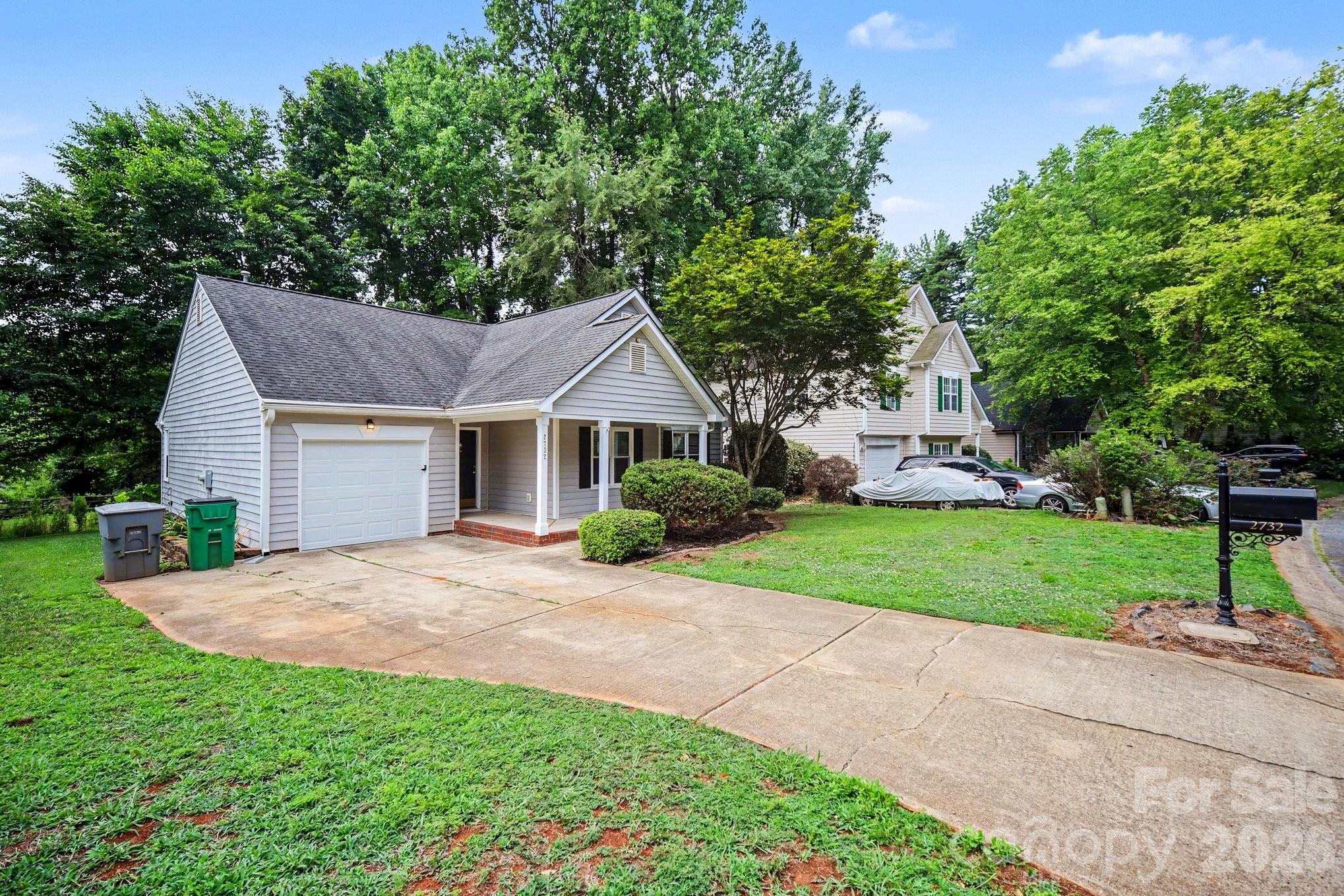 2732 Black Walnut Lane Property Photo 2