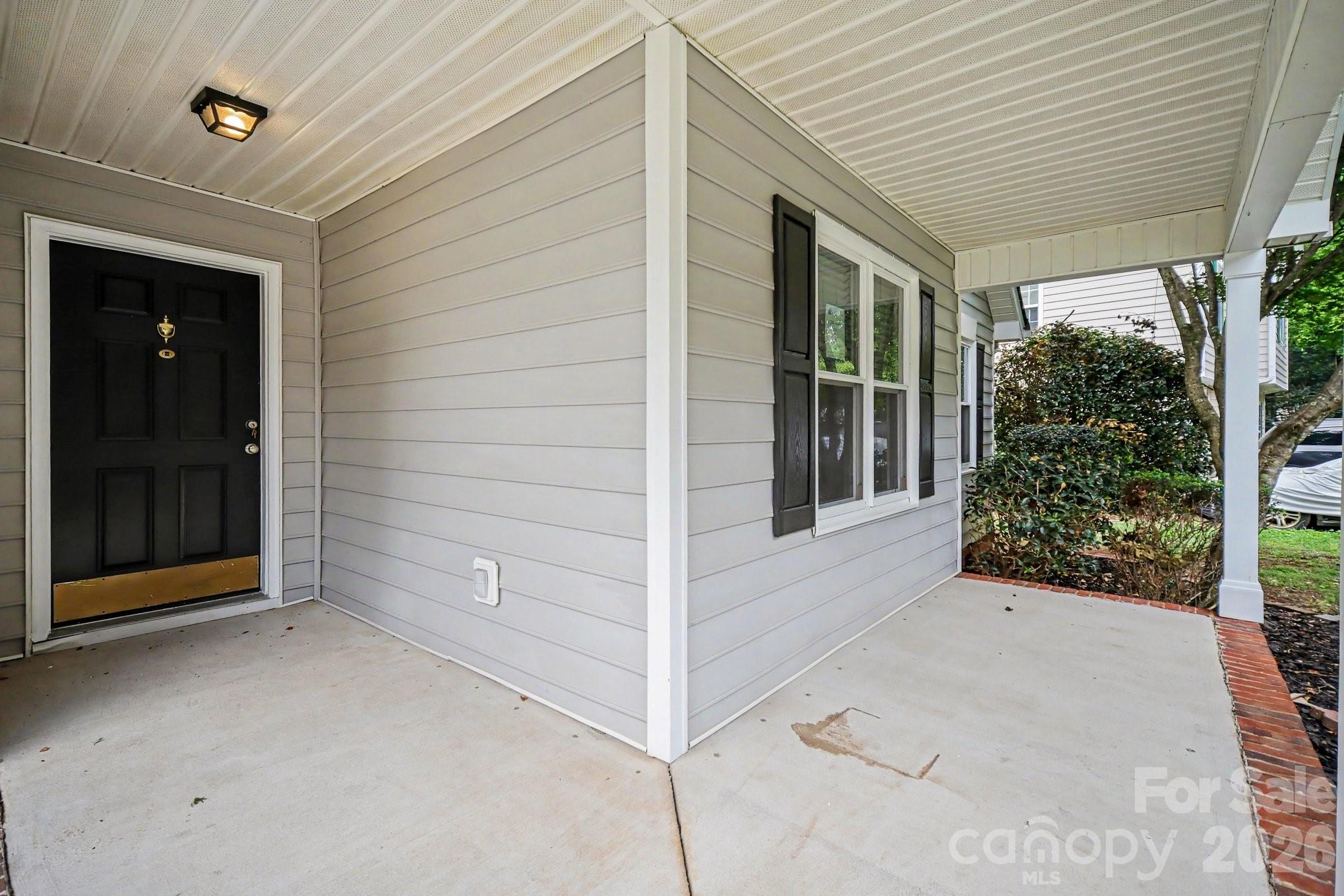 2732 Black Walnut Lane Property Photo 3