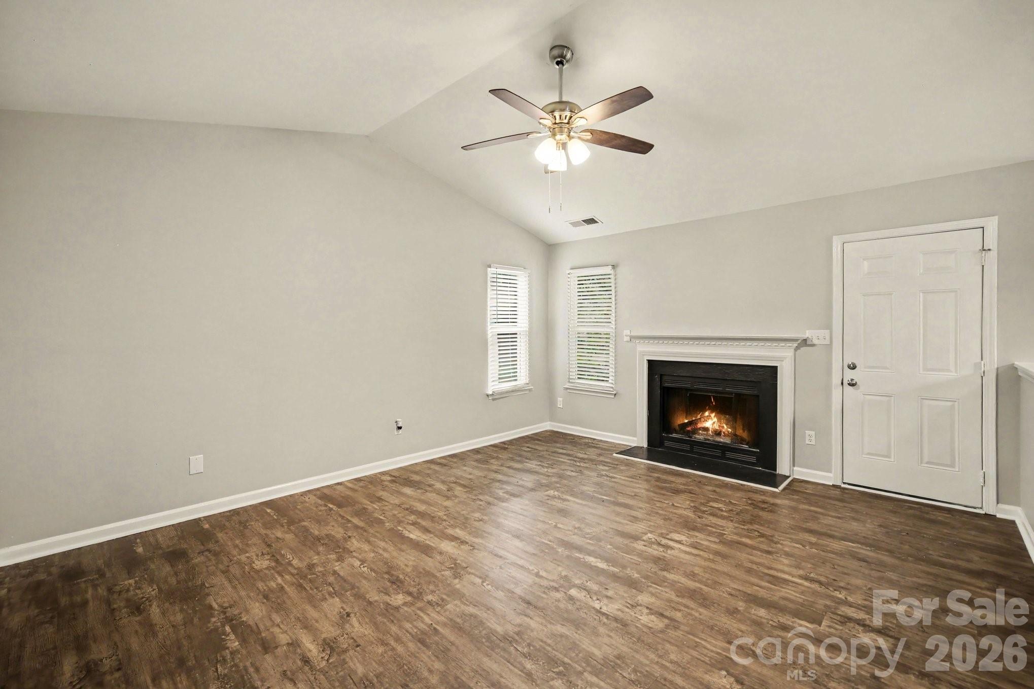 2732 Black Walnut Lane Property Photo 4