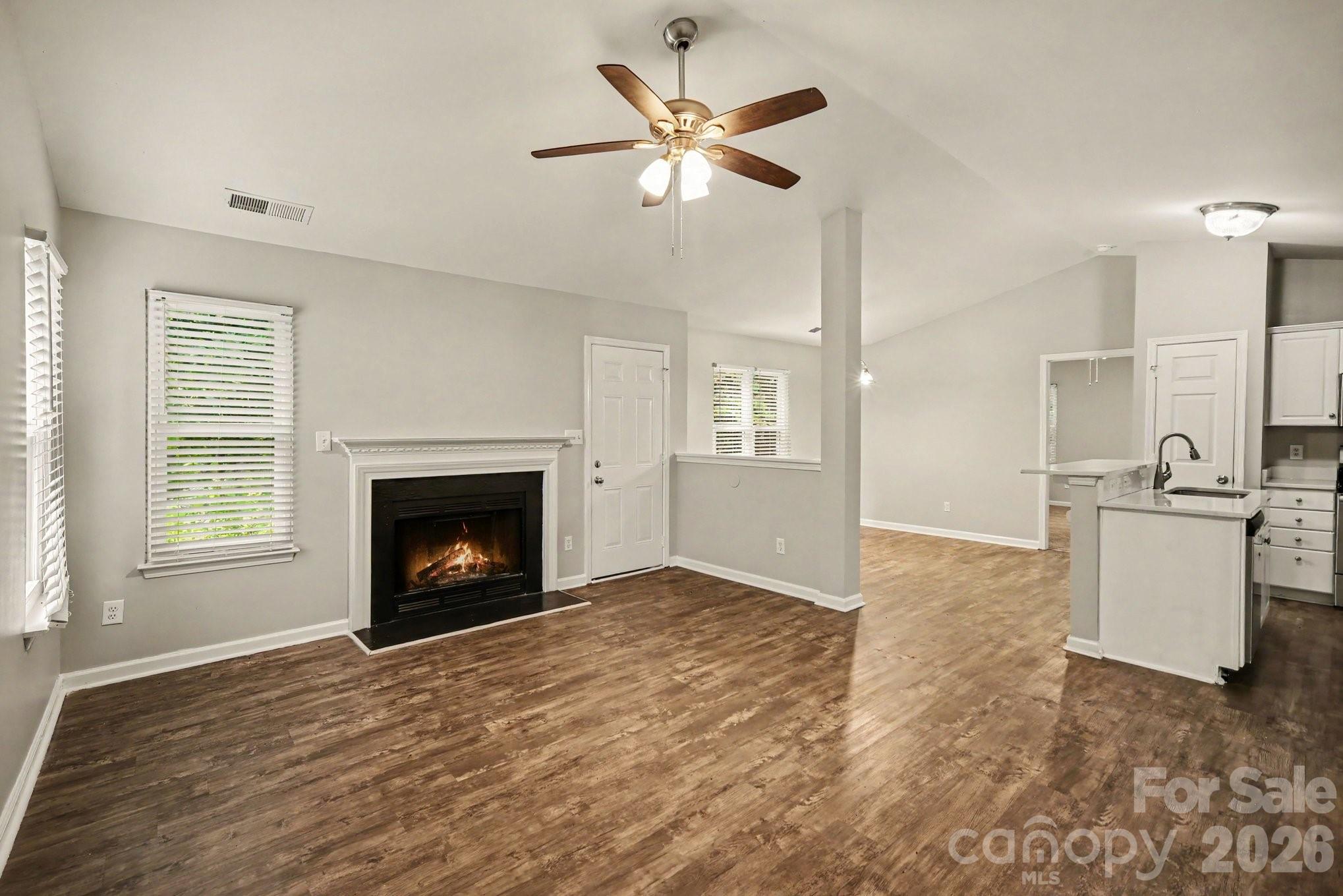 2732 Black Walnut Lane Property Photo 5