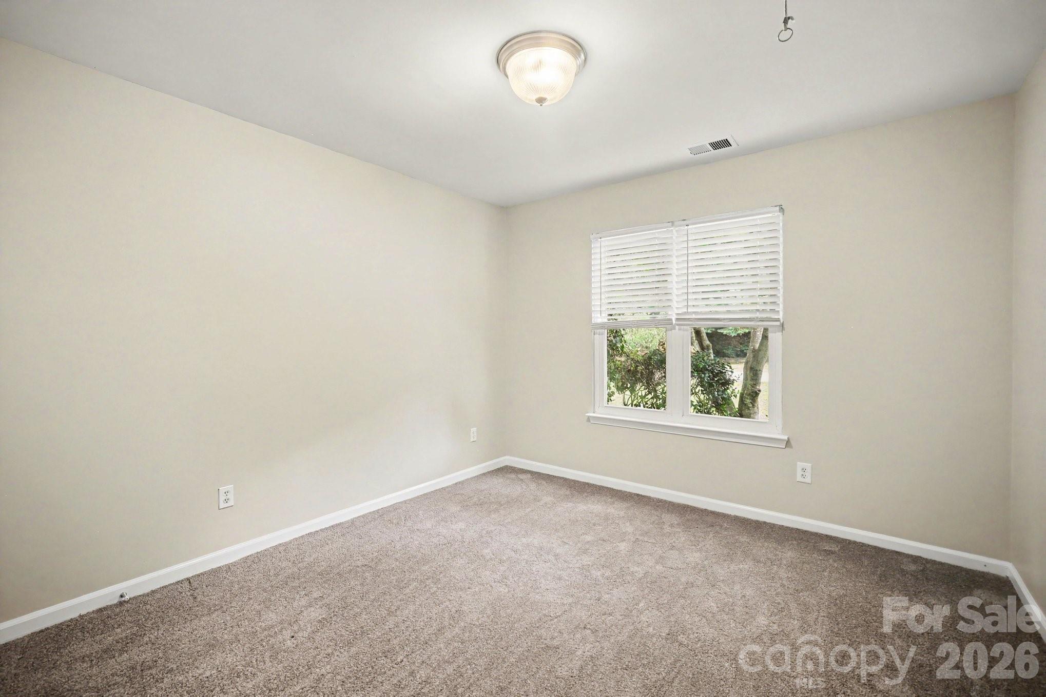 2732 Black Walnut Lane Property Photo 14