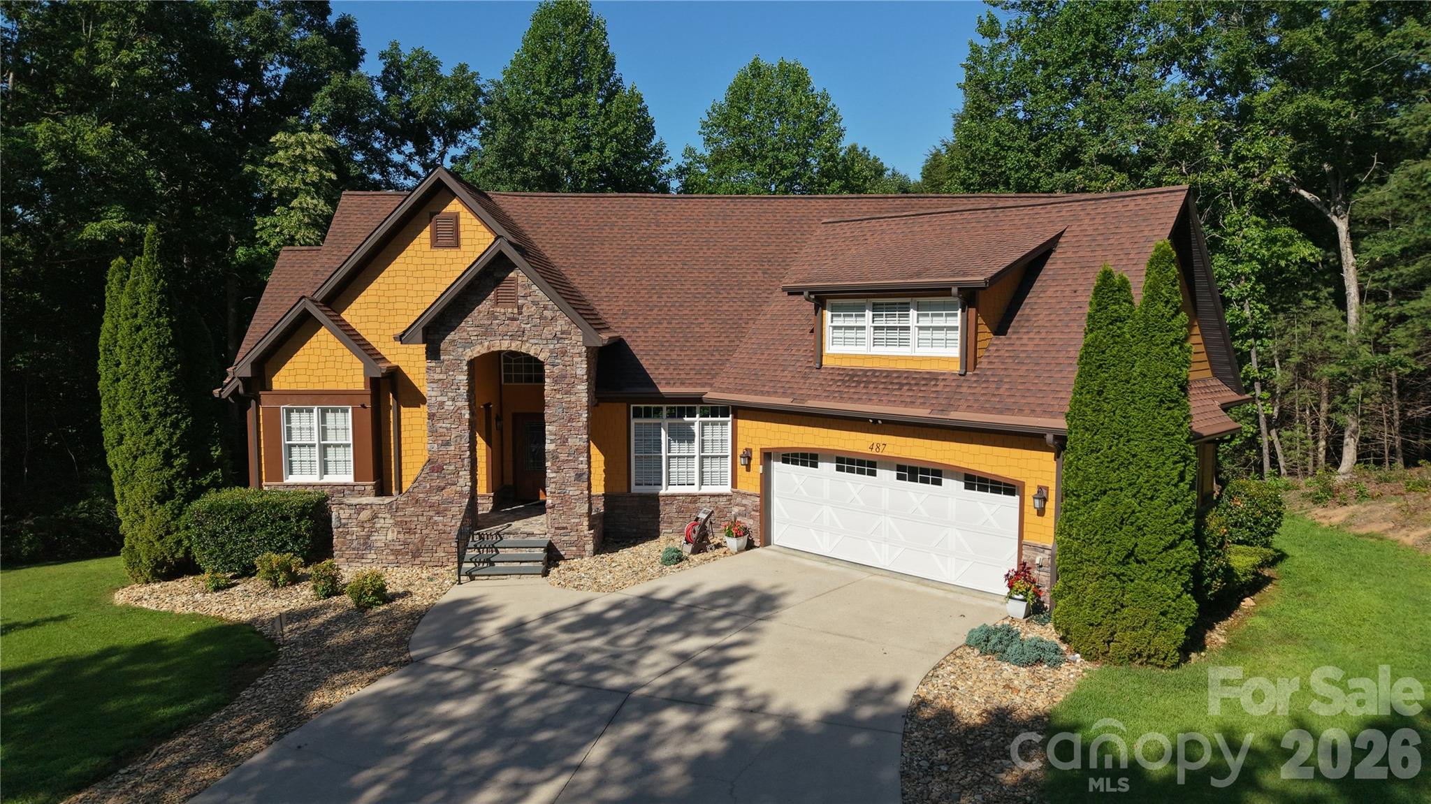 487 Cross Creek Drive Property Photo 1