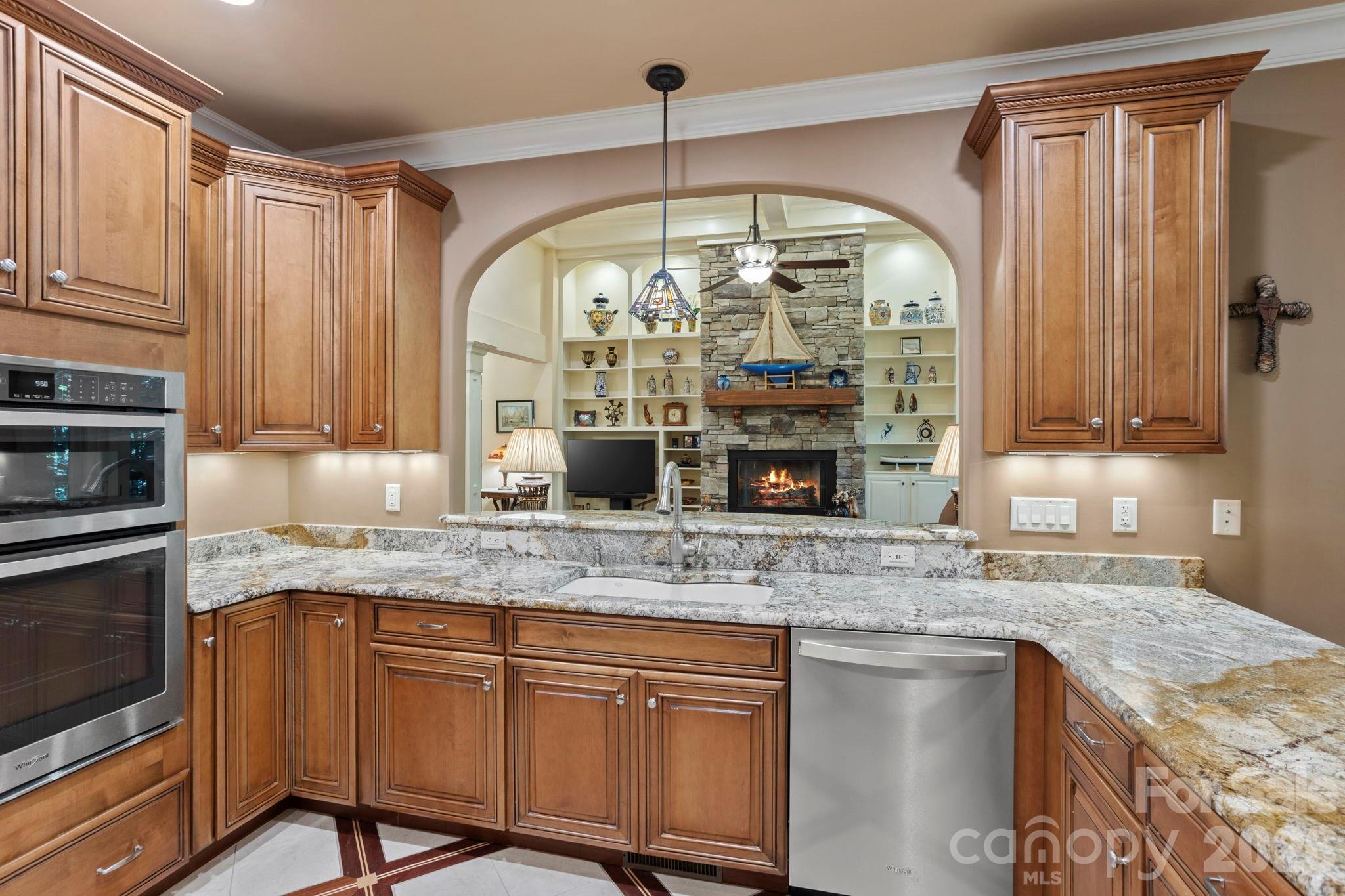132 Pinnacle Peak Lane Property Photo 7
