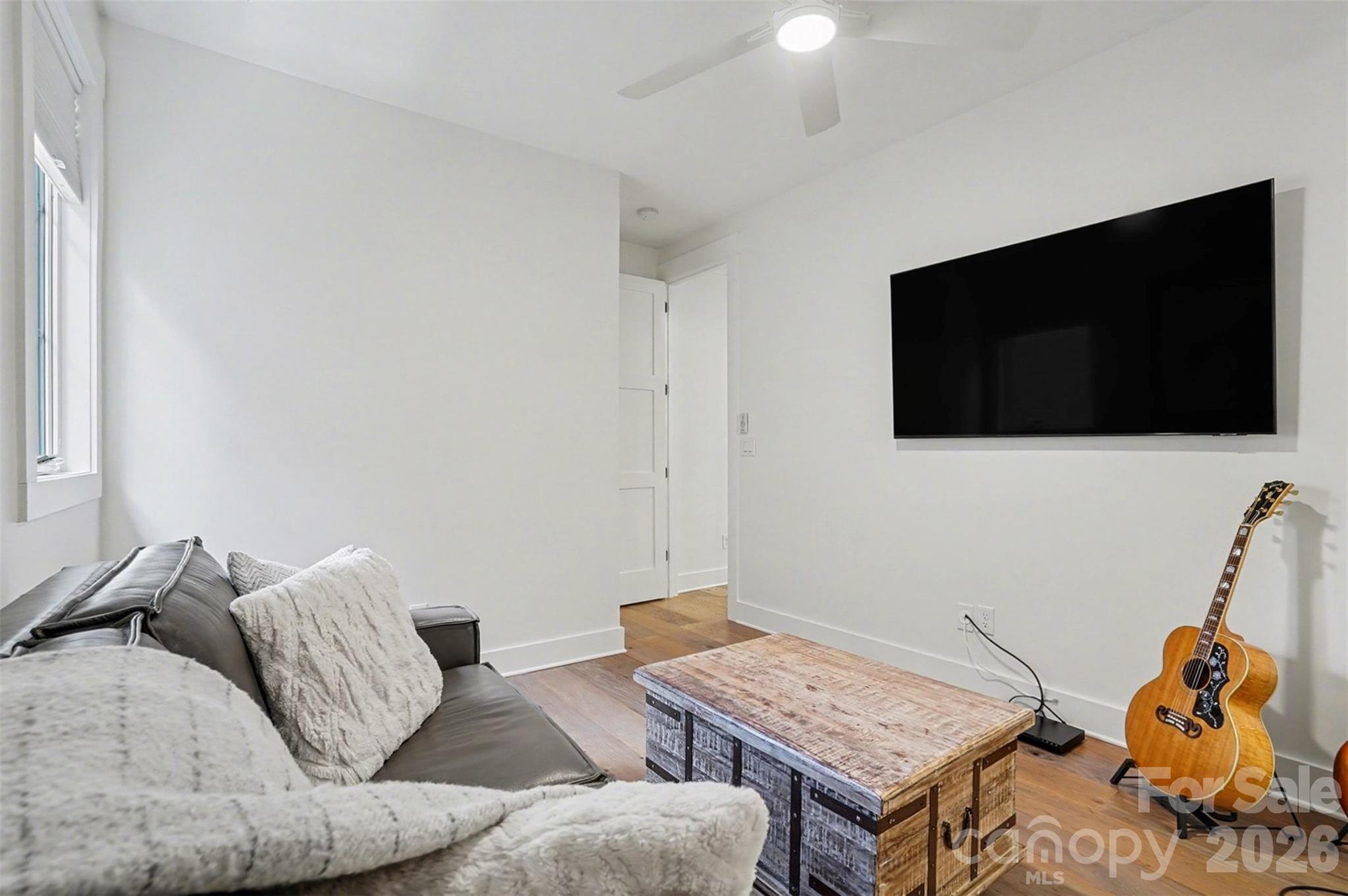 915 Laurel Creek Lane Property Photo 7