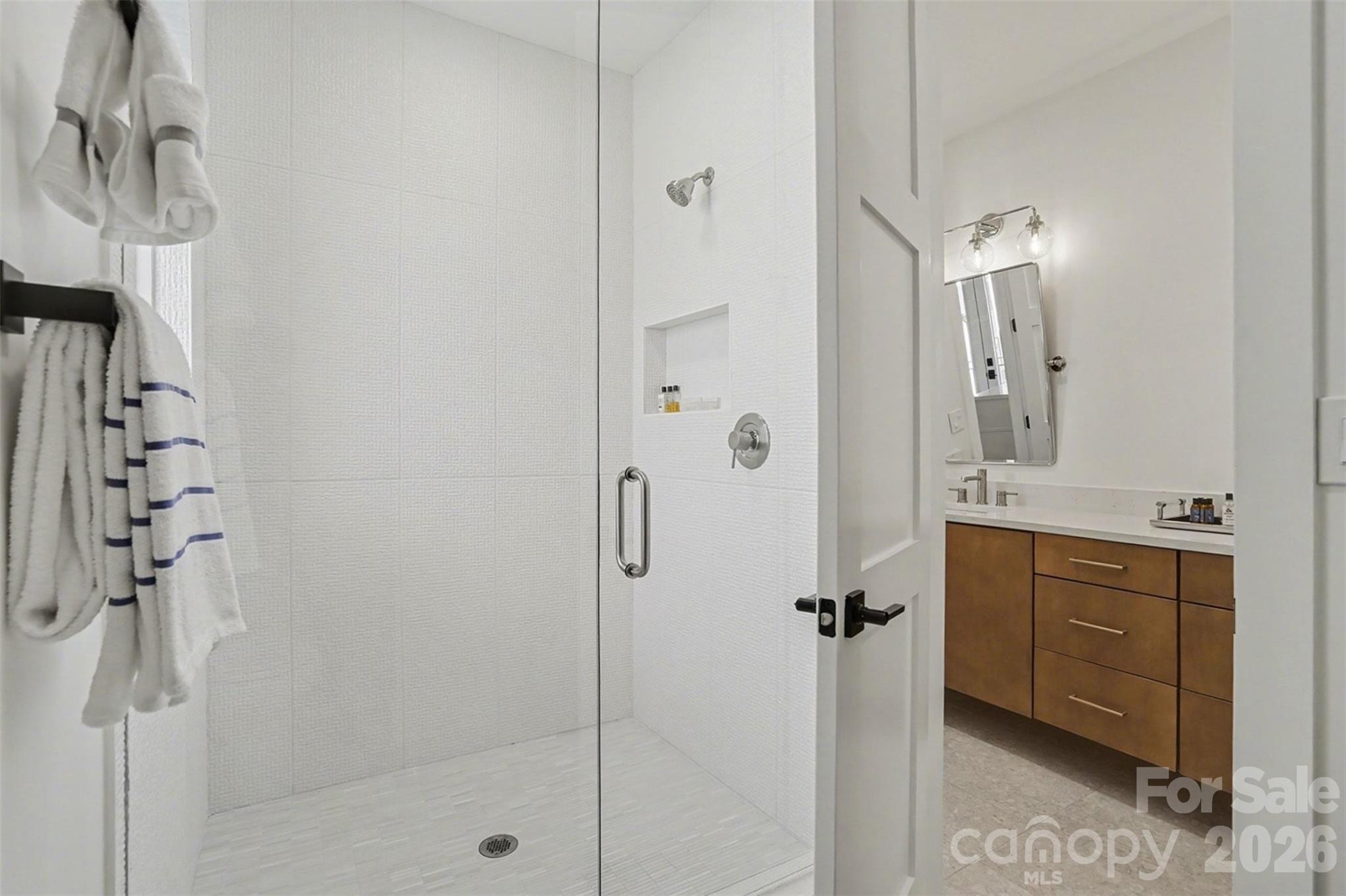 915 Laurel Creek Lane Property Photo 29