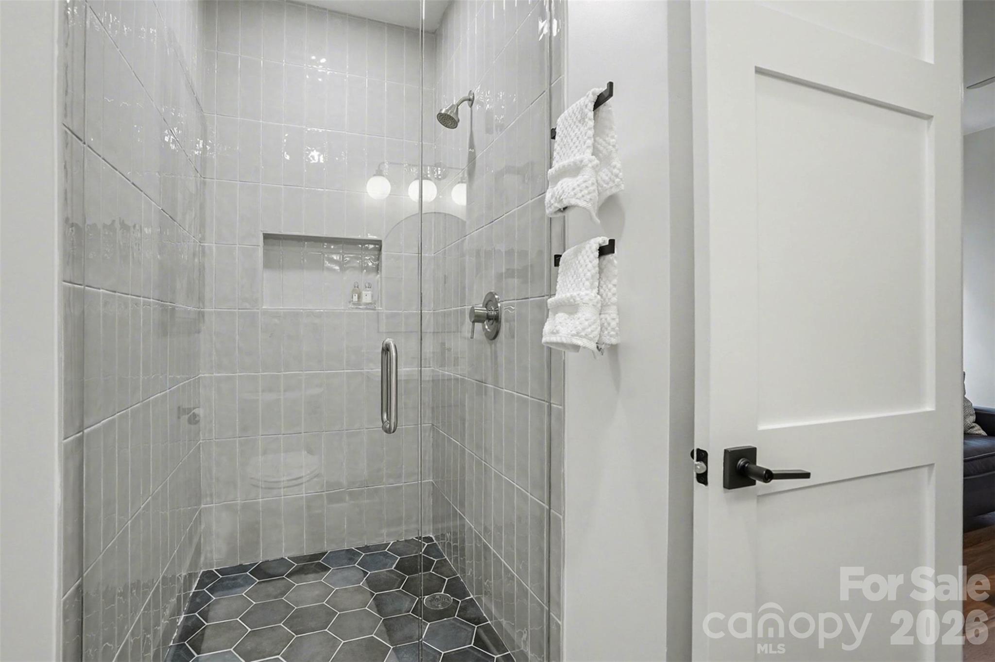 915 Laurel Creek Lane Property Photo 35